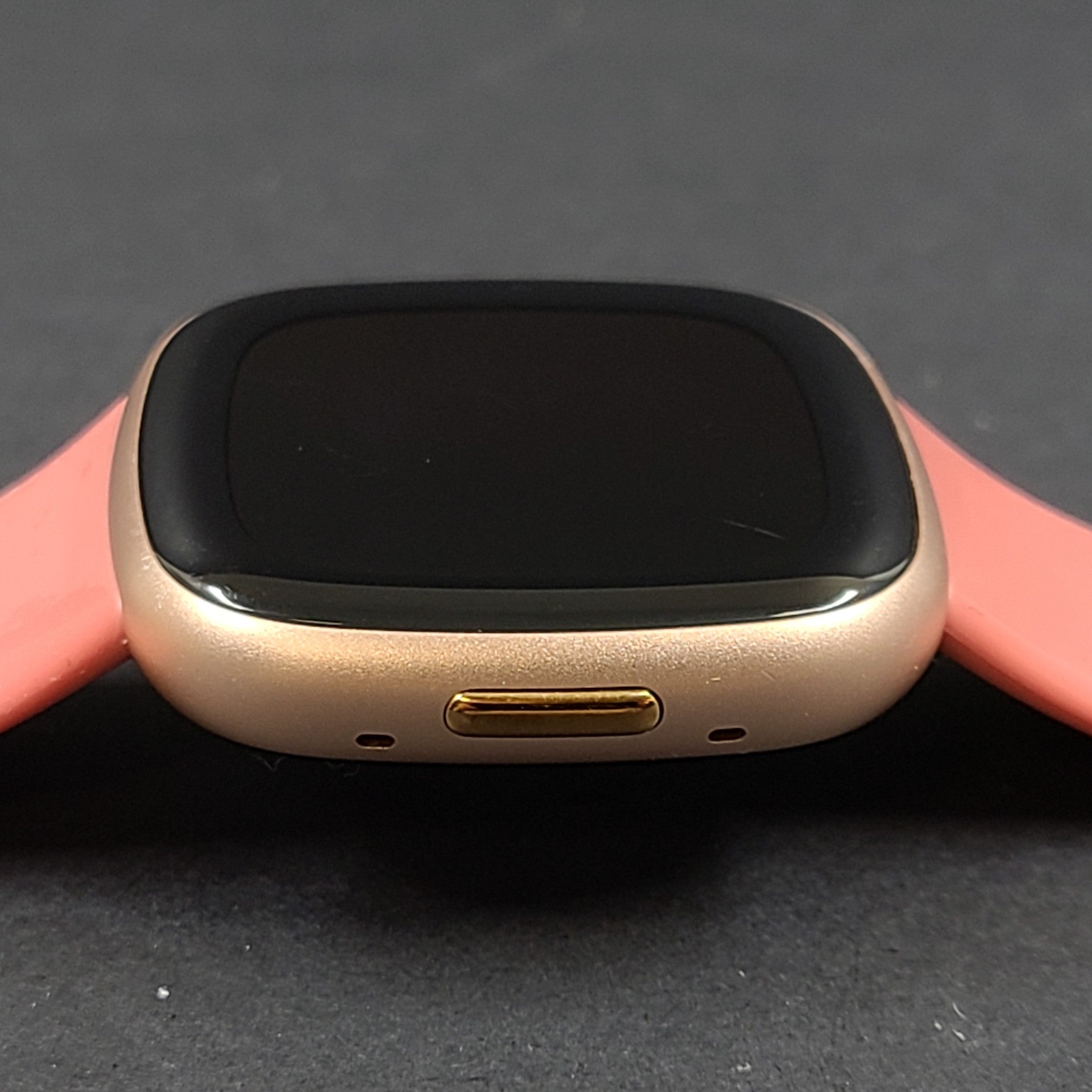 Fitbit Versa 4 FB523 Fitness Activity Tracker Watch Rose Gold GRADE B