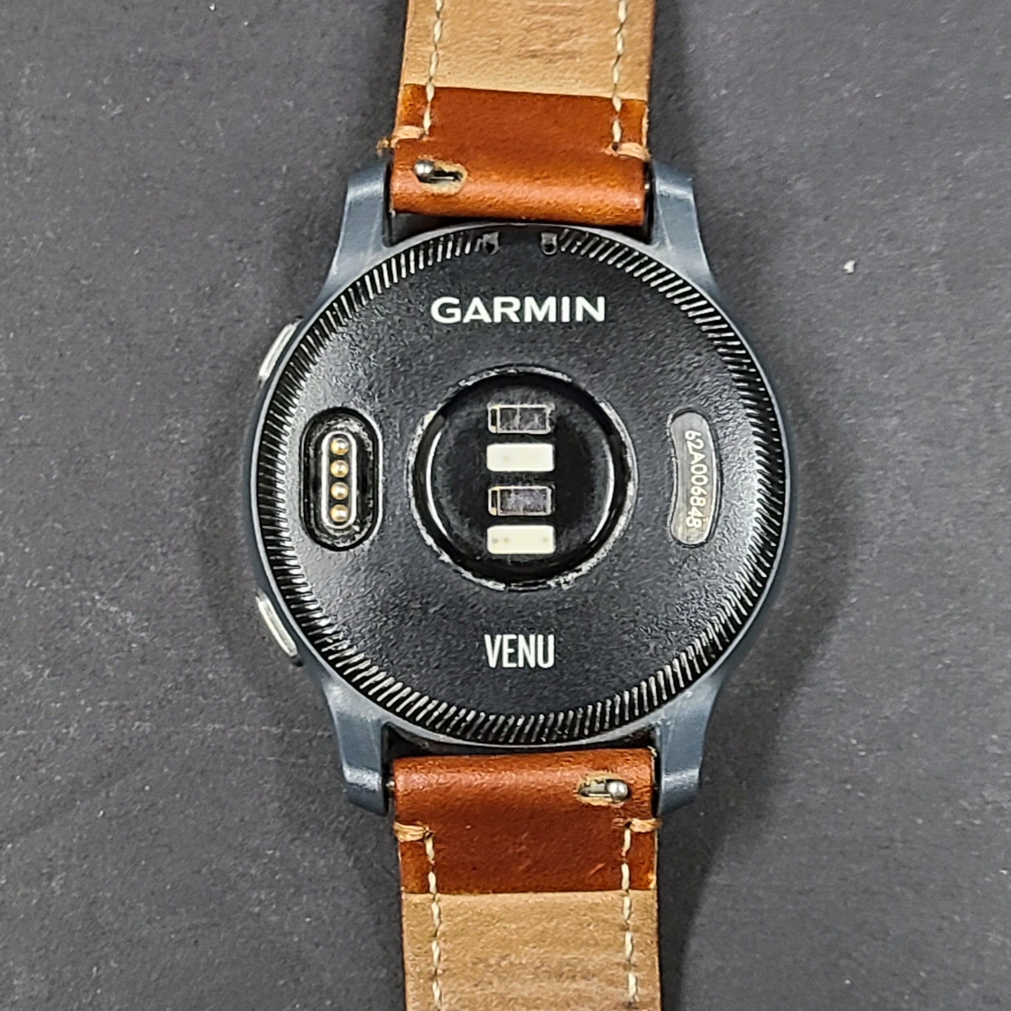 Garmin Venu 1st gen GPS Smartwatch Gray Leather Band Grade B-