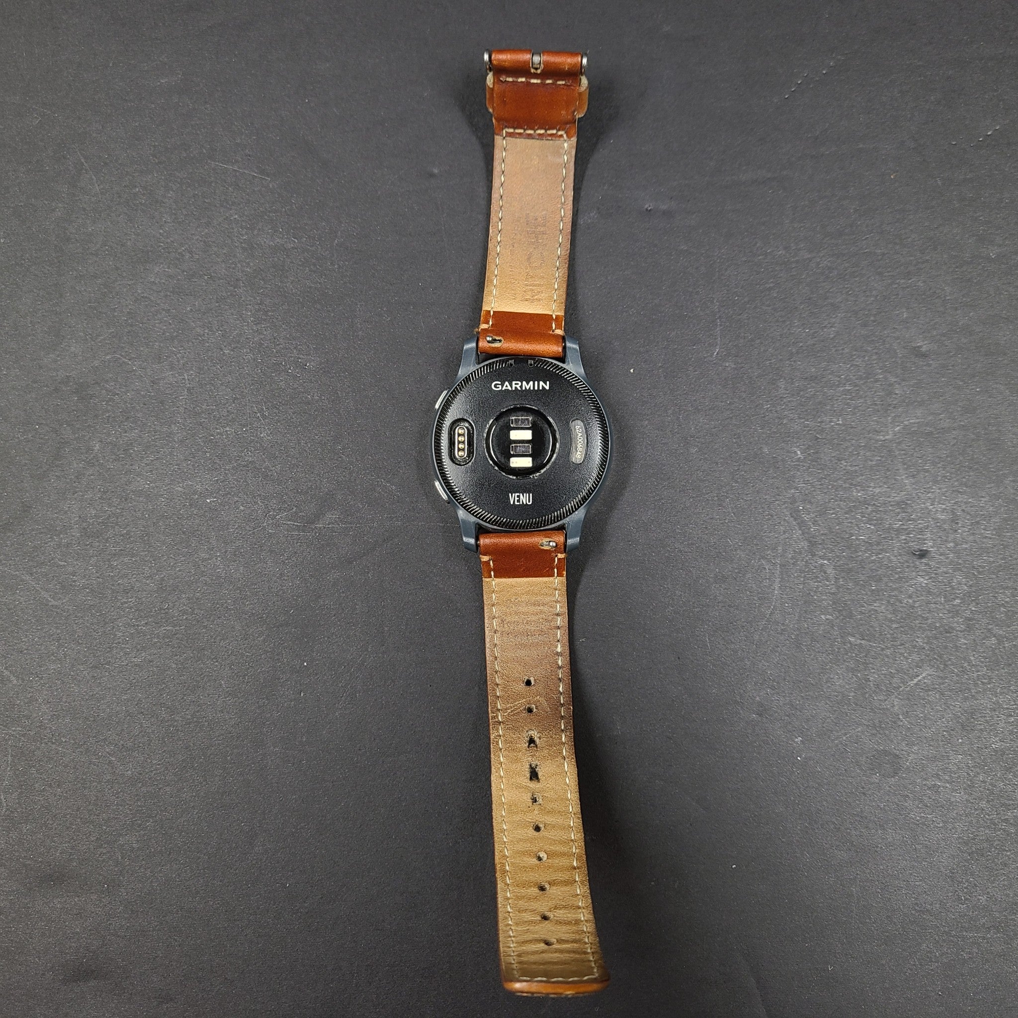 Garmin Venu 1st gen GPS Smartwatch Gray Leather Band Grade B-