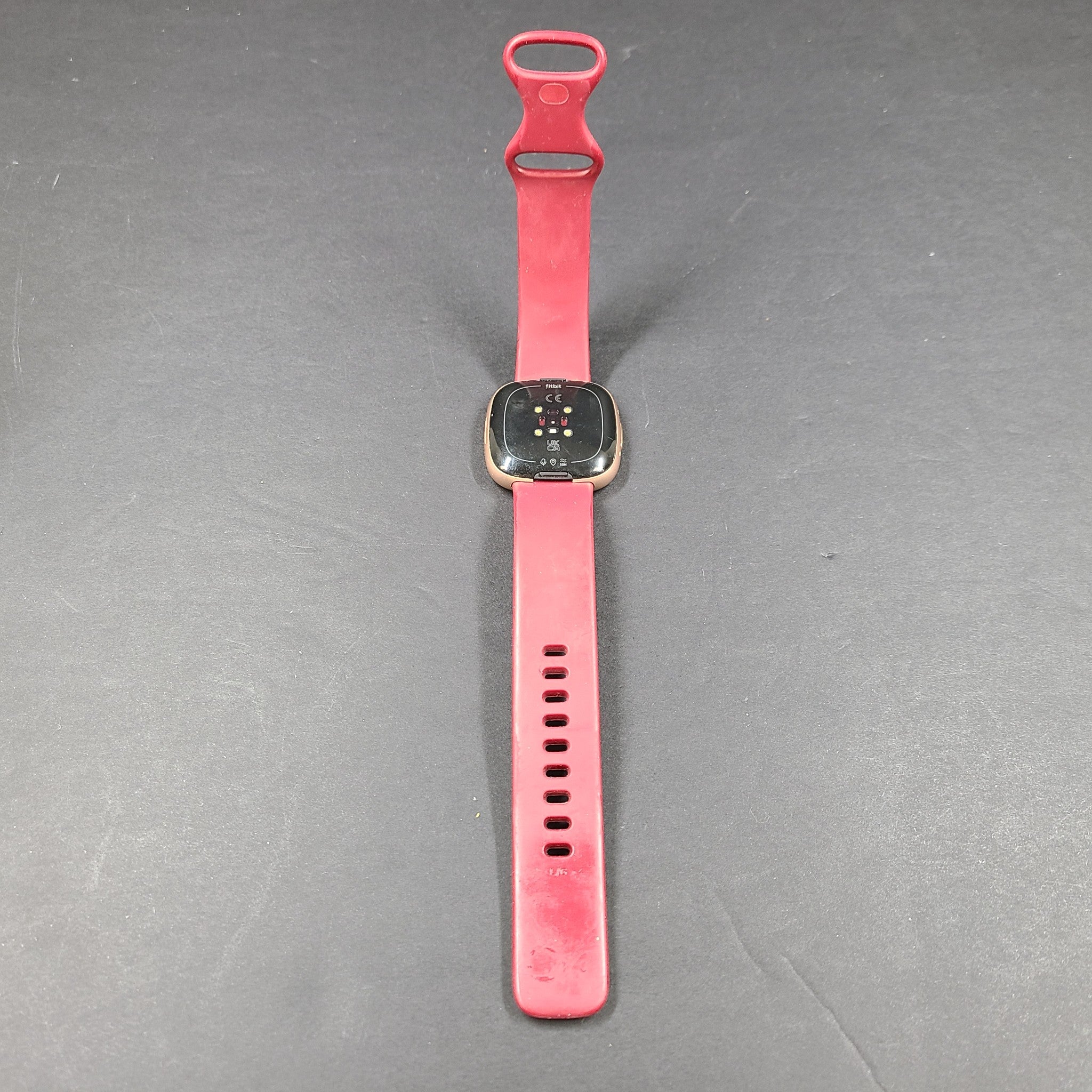 Fitbit Versa 4 FB523 Fitness Activity Tracker Watch Rose Gold Red Band GRADE B-