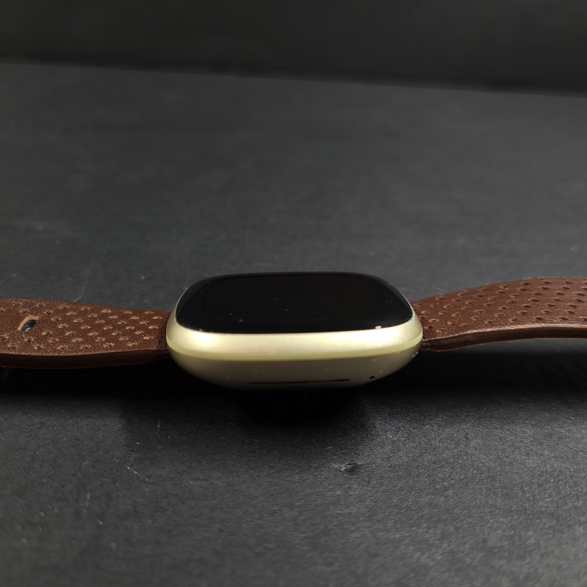 Fitbit Versa 3 FB511 Fitness Activity Tracker Watch - Gold- GRADE A-