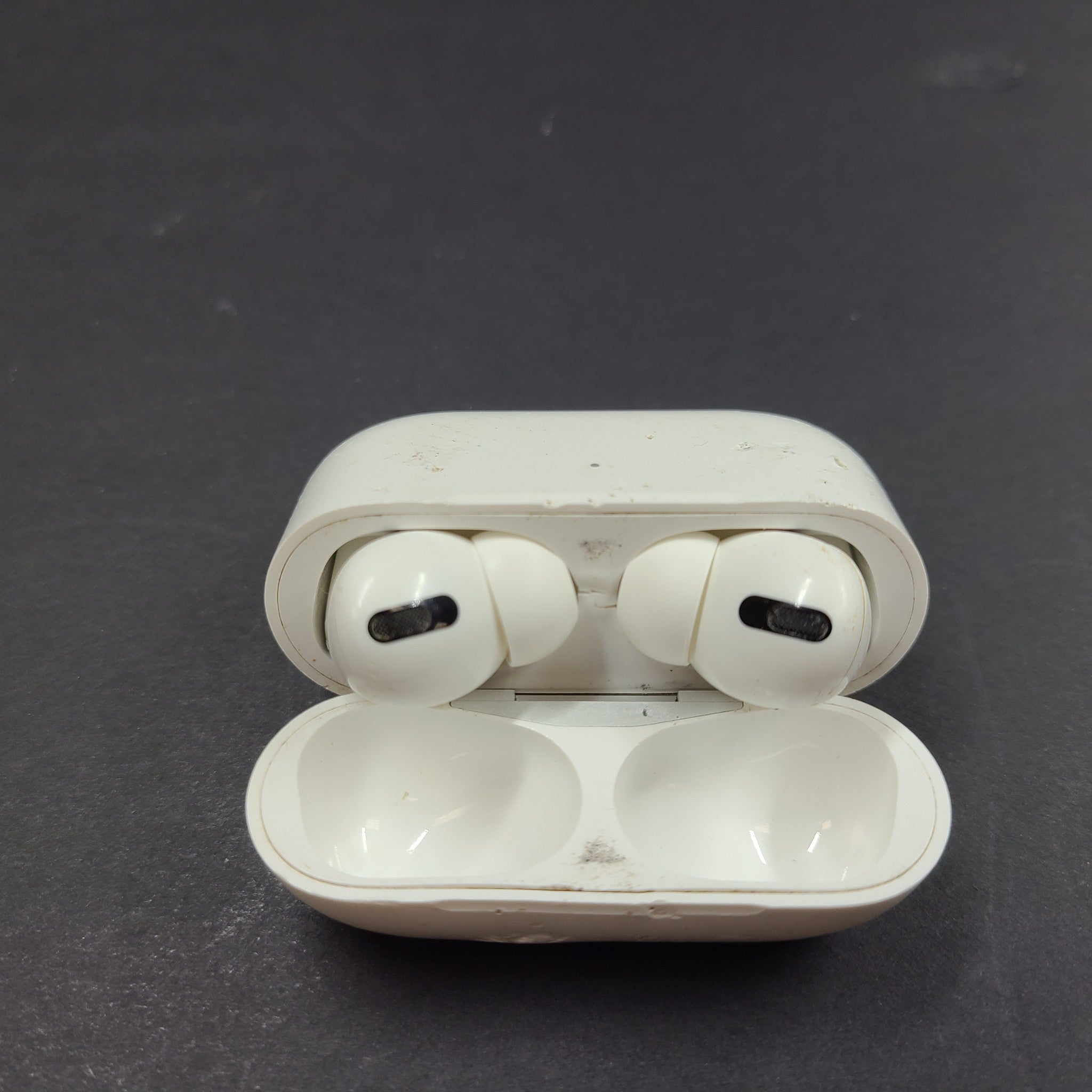 Apple Airpods Pro 1st Gen. Complete Set Original Apple A2190 2084 A2083 *SCUFFS*
