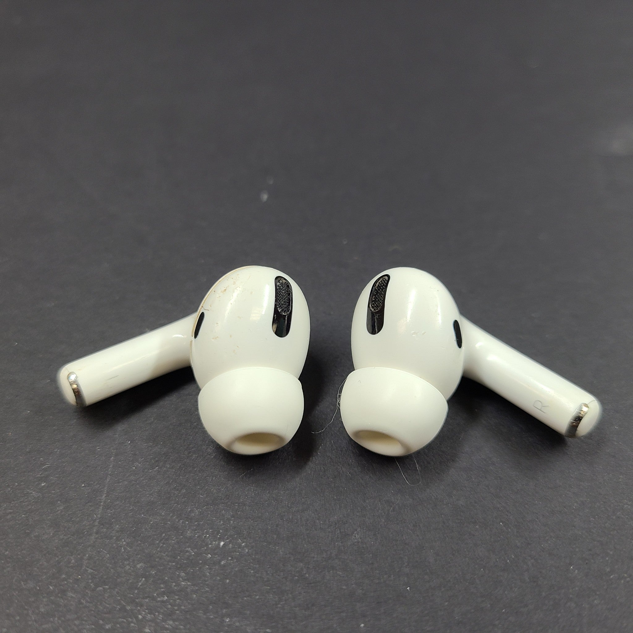 Apple Airpods Pro 1st Gen. Complete Set Original Apple A2190 2084 A2083 *SCUFFS*