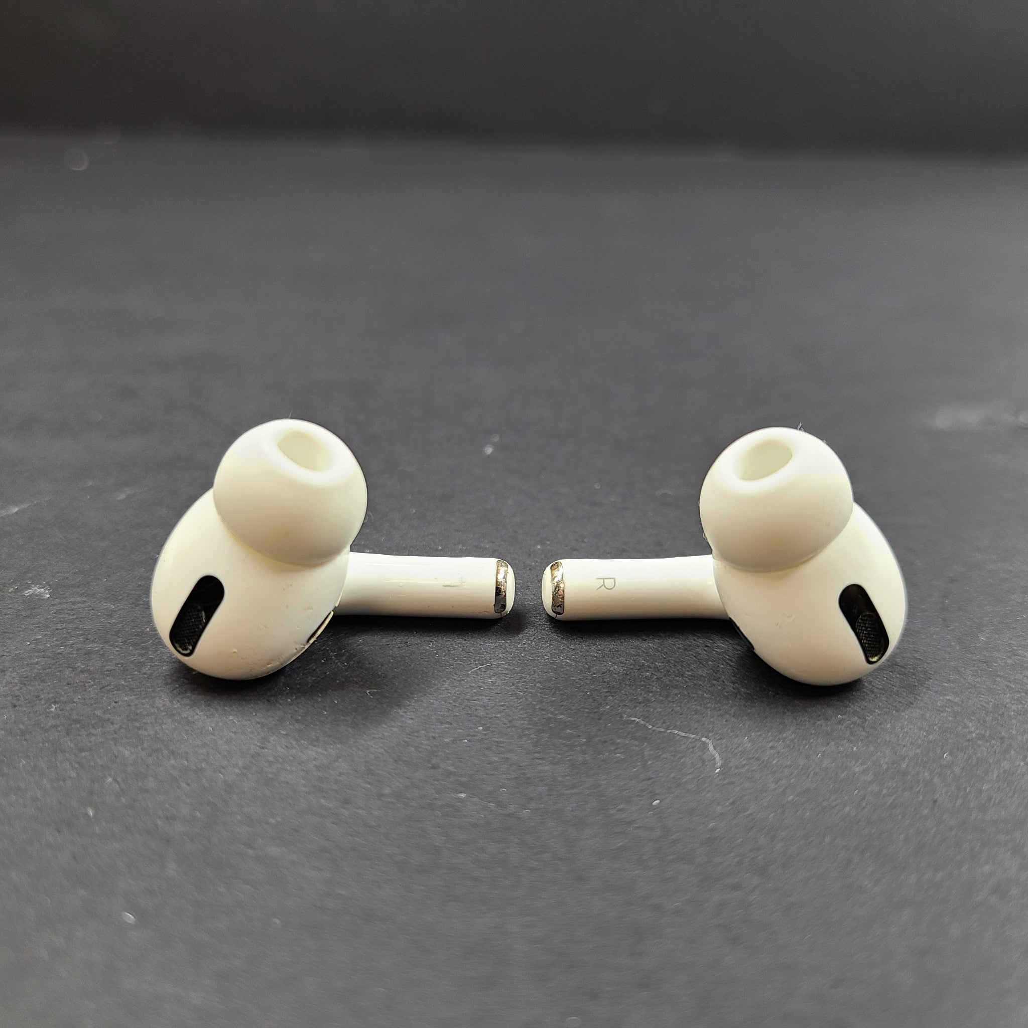 Apple Airpods Pro 1st Gen. Complete Set Original Apple A2190 2084 A2083 *SCUFFS*