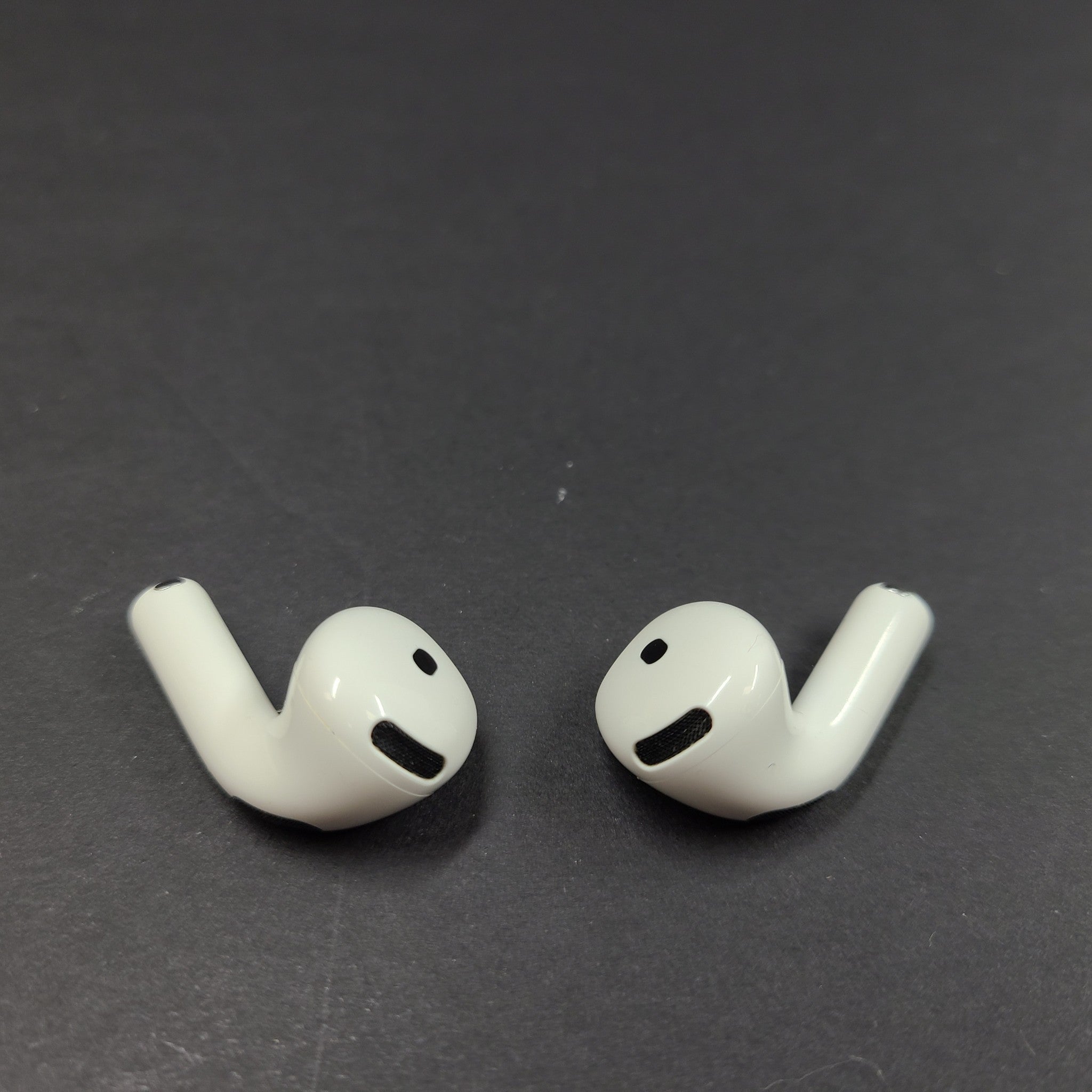 Apple AirPods 4th Gen ANC Earphones Set with MagSafe Case 100% Genuine A3059 PE