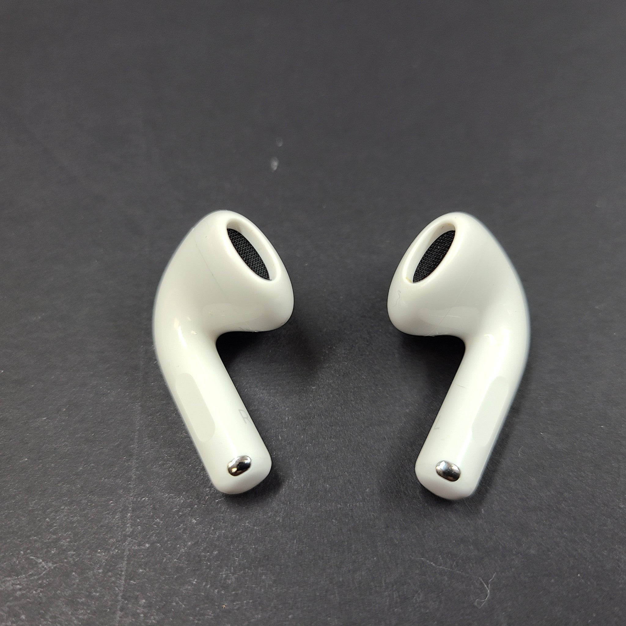 Apple AirPods 4th Gen ANC Earphones Set with MagSafe Case 100% Genuine A3059 PE