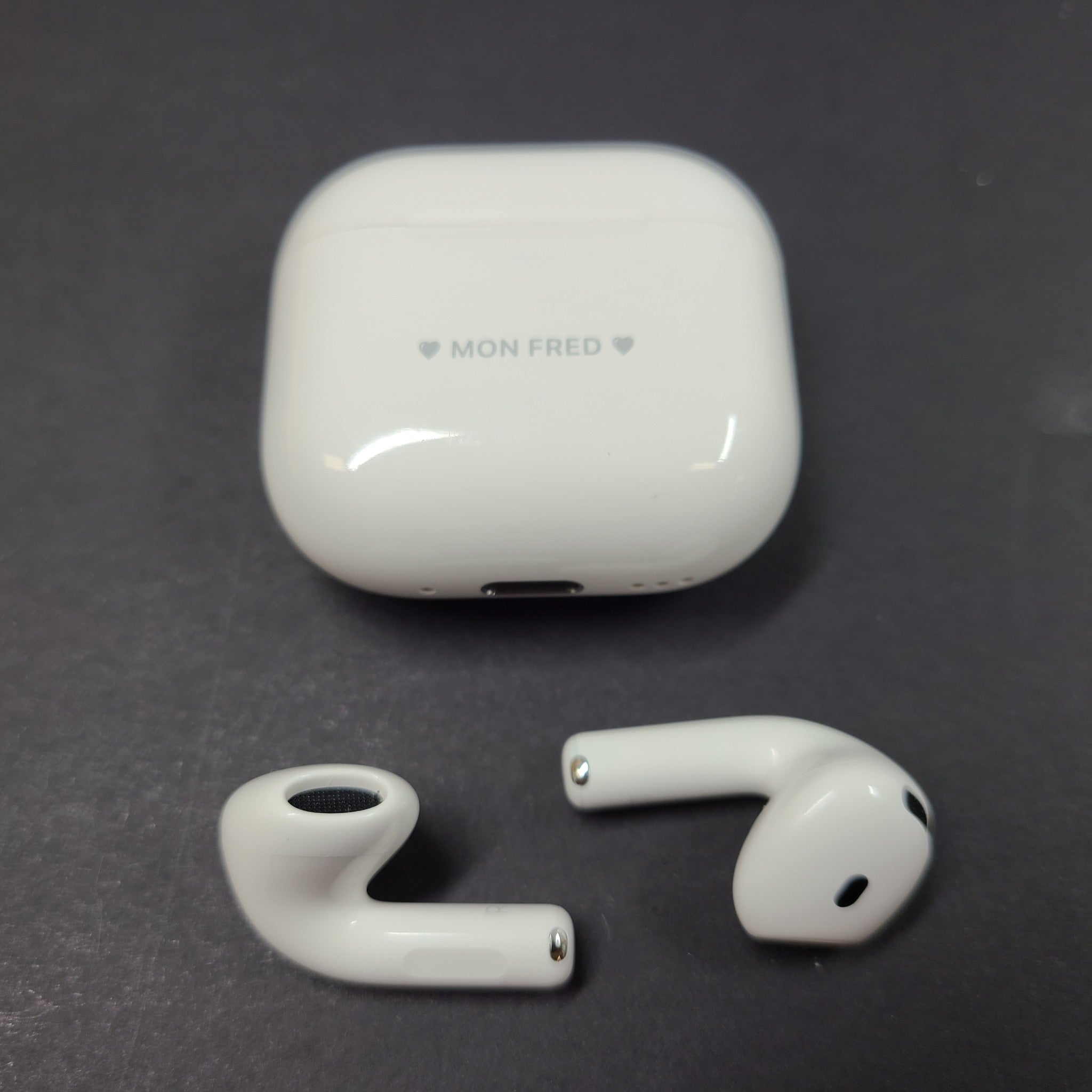 Apple AirPods 4th Gen ANC Earphones Set with MagSafe Case 100% Genuine A3059 PE