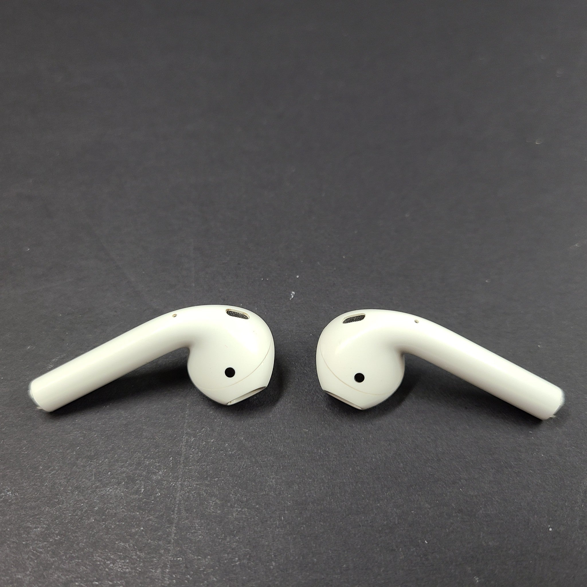 Apple AirPods 2nd Gen A2032 A2031 with Charging Case A1602 – Genuine & Tested PE