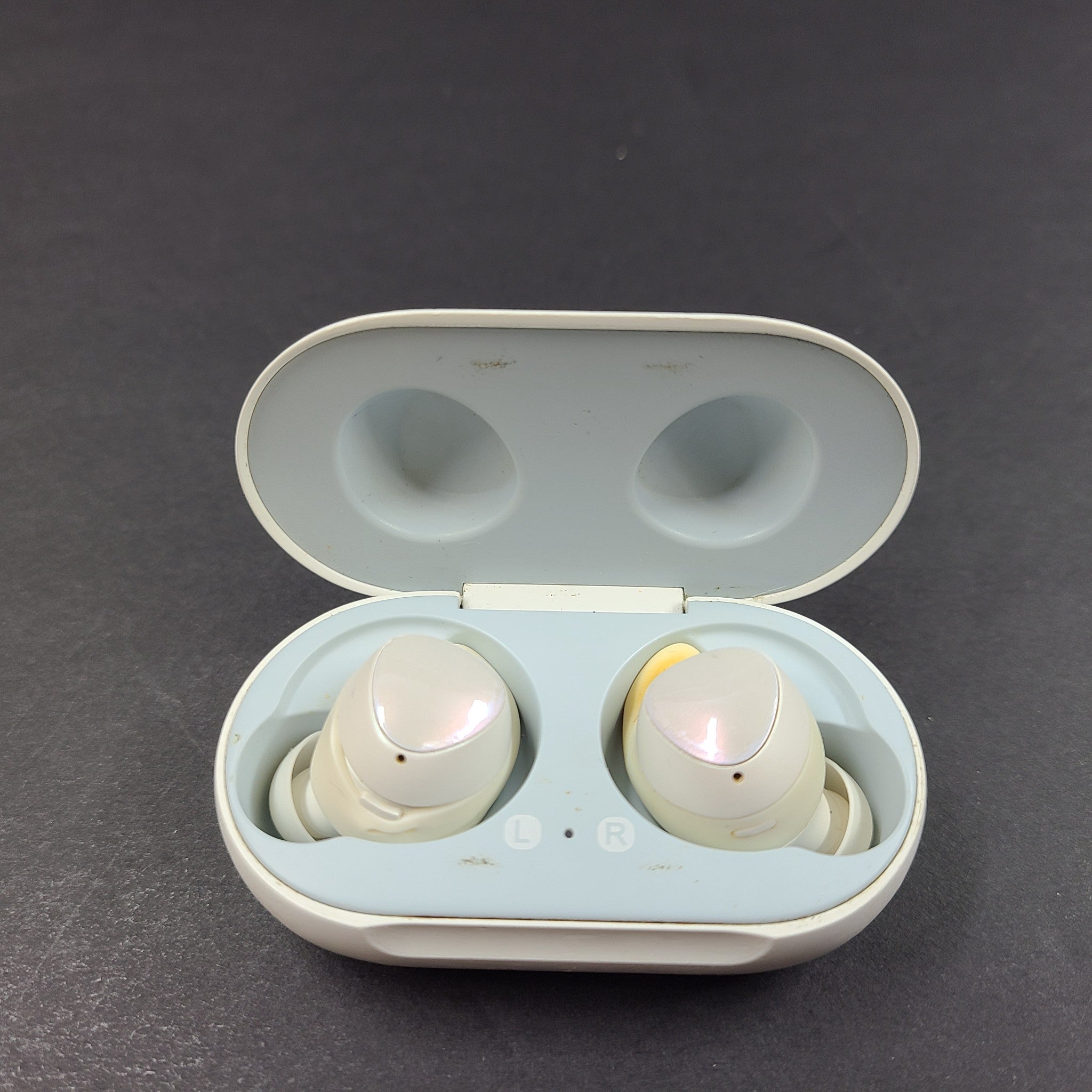 Samsung Galaxy Buds SM-R170 True Wireless Earbuds Bluetooth Headphones White V1