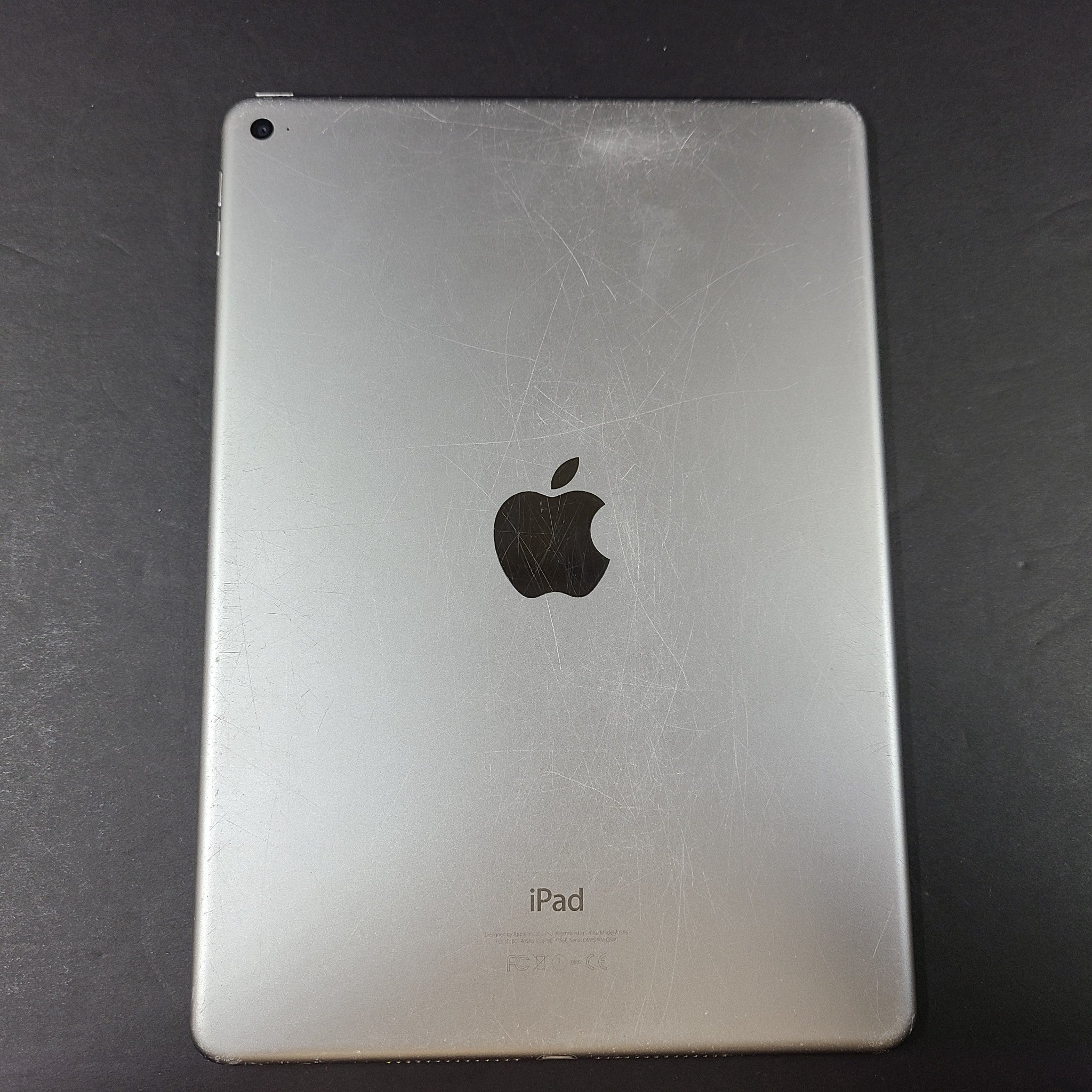 Apple iPad Air 2 128GB Wi-Fi 9.7in Space Gray - A1566 SCREEN READ