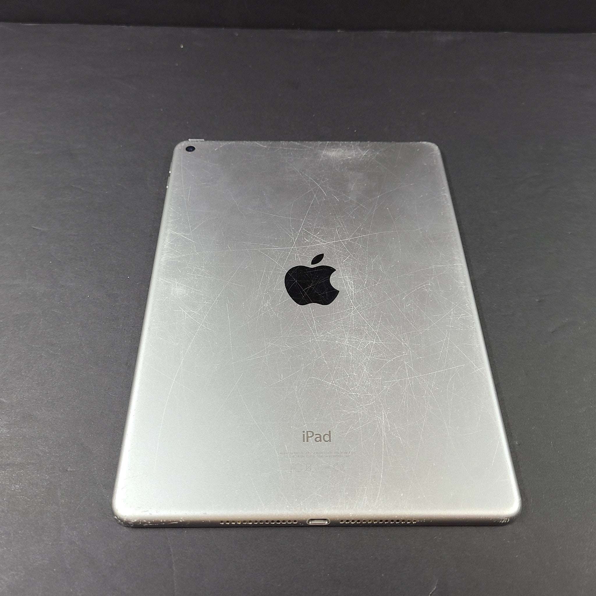 Apple iPad Air 2 128GB Wi-Fi 9.7in Space Gray - A1566 SCREEN READ