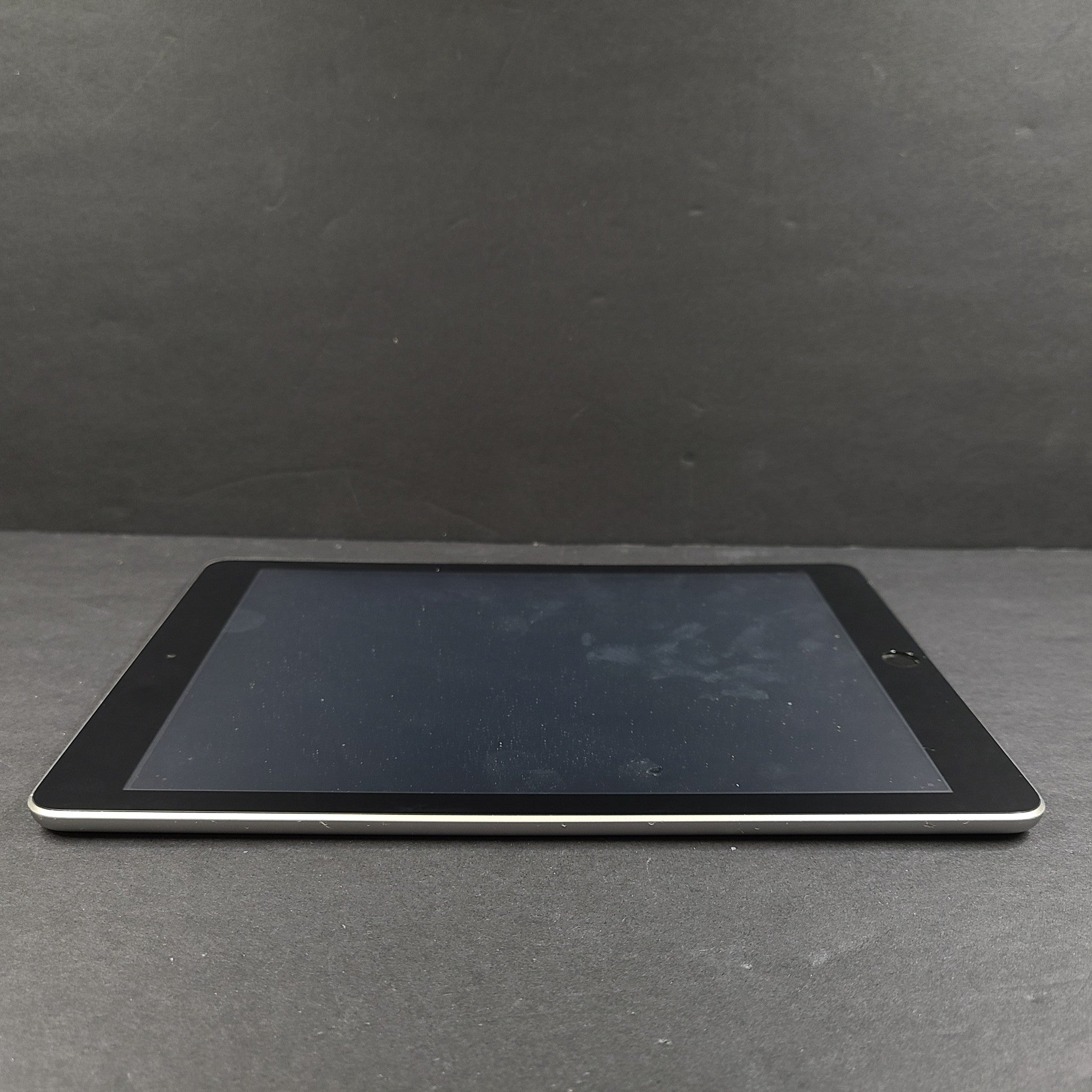 Apple iPad 6th Generation 9.7in A1893 32GB WiFi - Space Gray Changed Screen