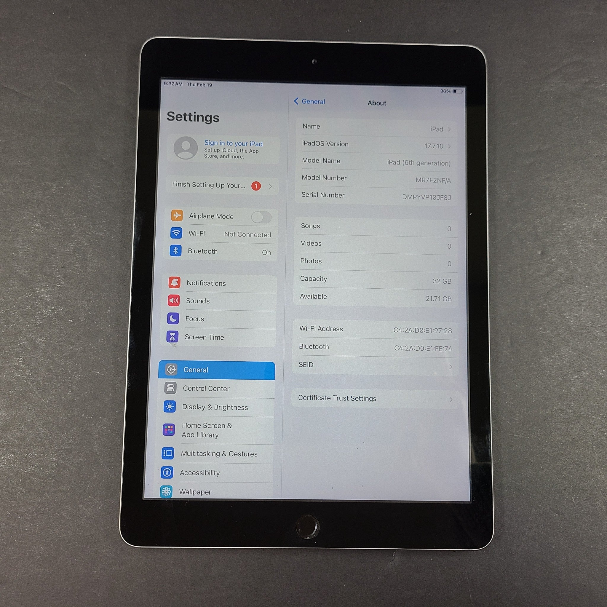 Apple iPad 6th Generation 9.7in A1893 32GB WiFi - Space Gray Changed Screen