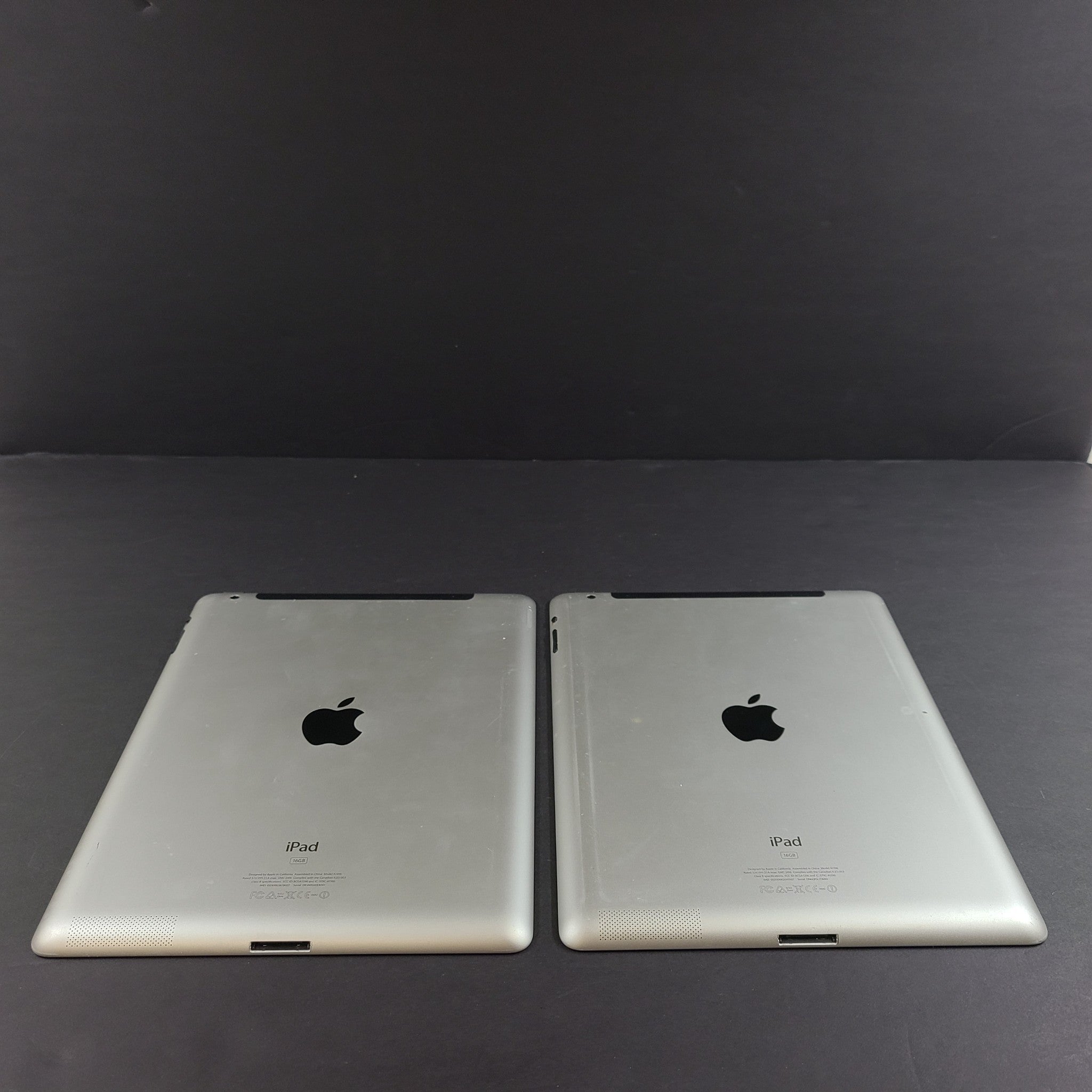 2x Apple iPad 2 A1396 16Gb Unlocked iPads - Great Condition Silver