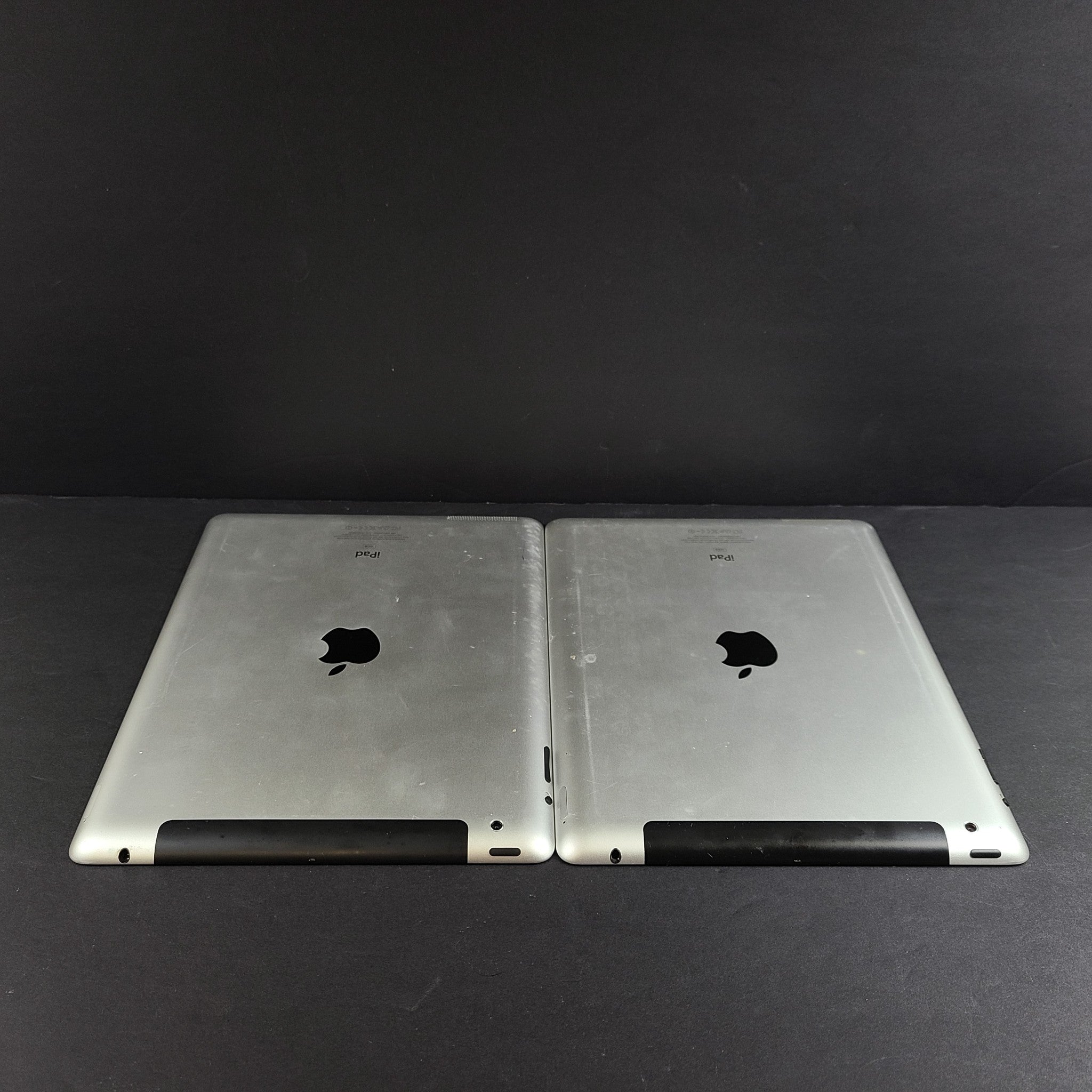 2x Apple iPad 2 A1396 16Gb Unlocked iPads - Great Condition Silver