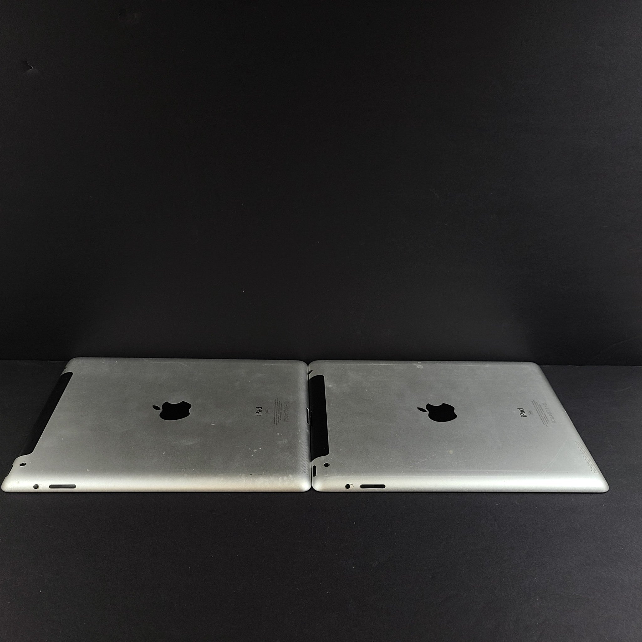 2x Apple iPad 2 A1396 16Gb Unlocked iPads - Great Condition Silver