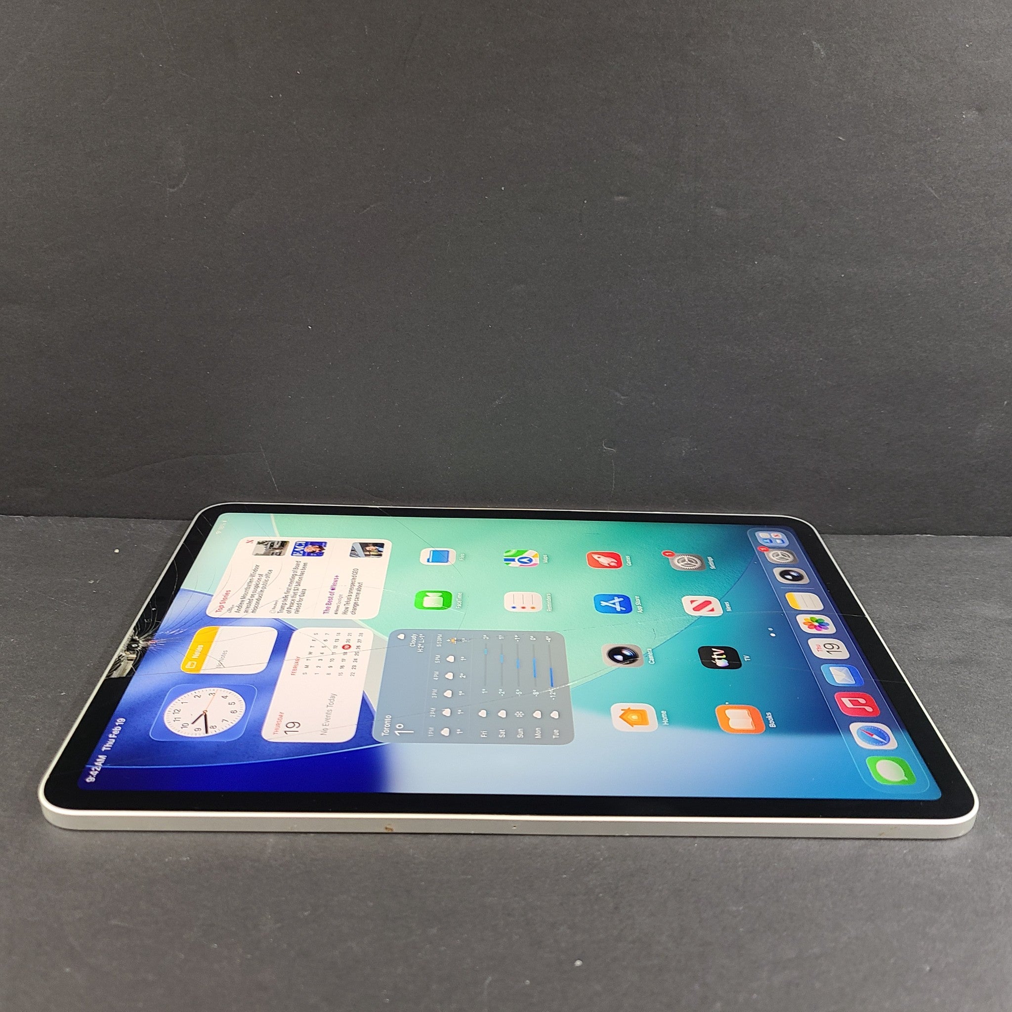 Apple iPad Pro 11 2nd Gen 256GB, Wi-Fi, 11in - Silver A2228 - READ SCREEN v2