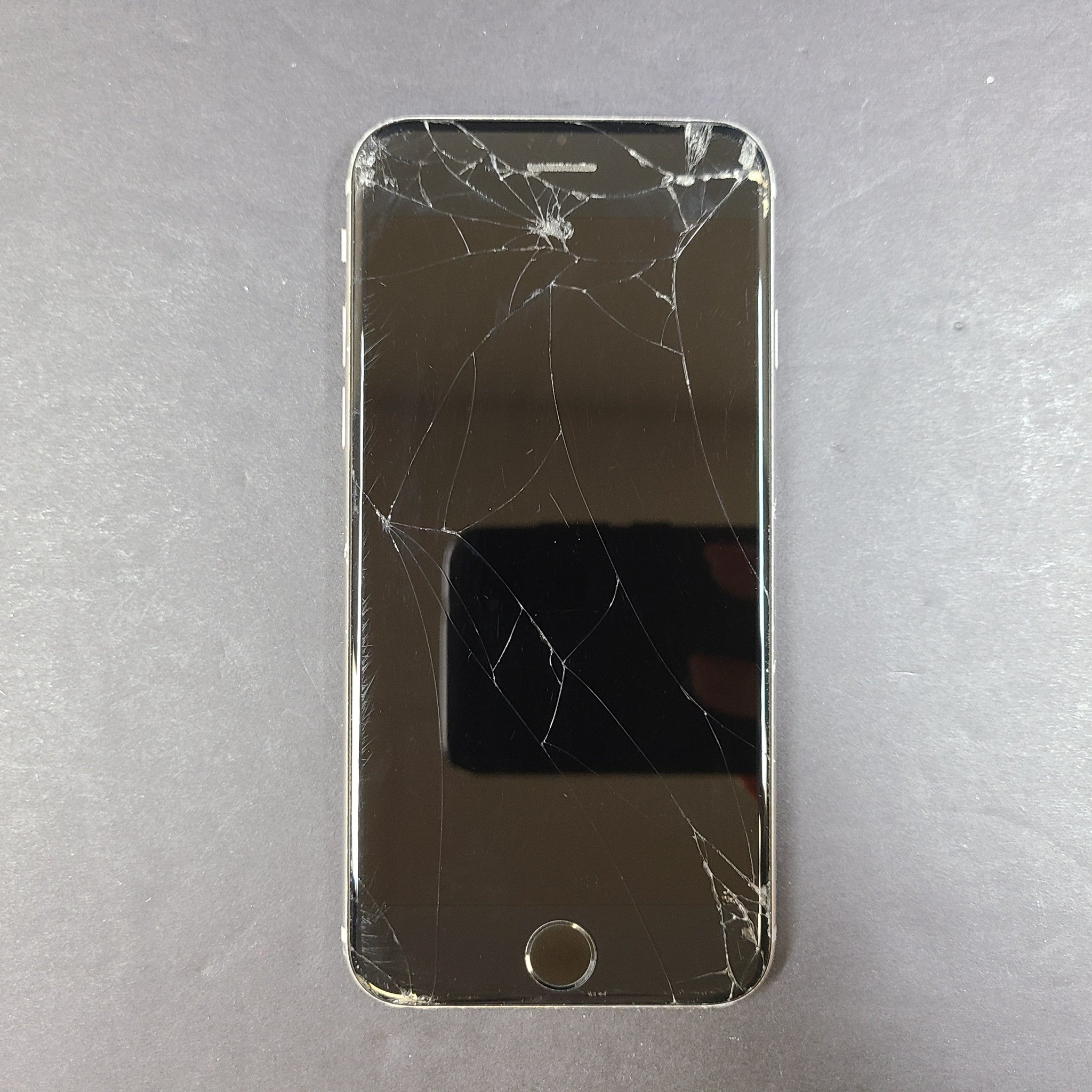 Apple iPhone 6s 16GB Unlocked Smartphone Space Gray A1688 READ SCREEN