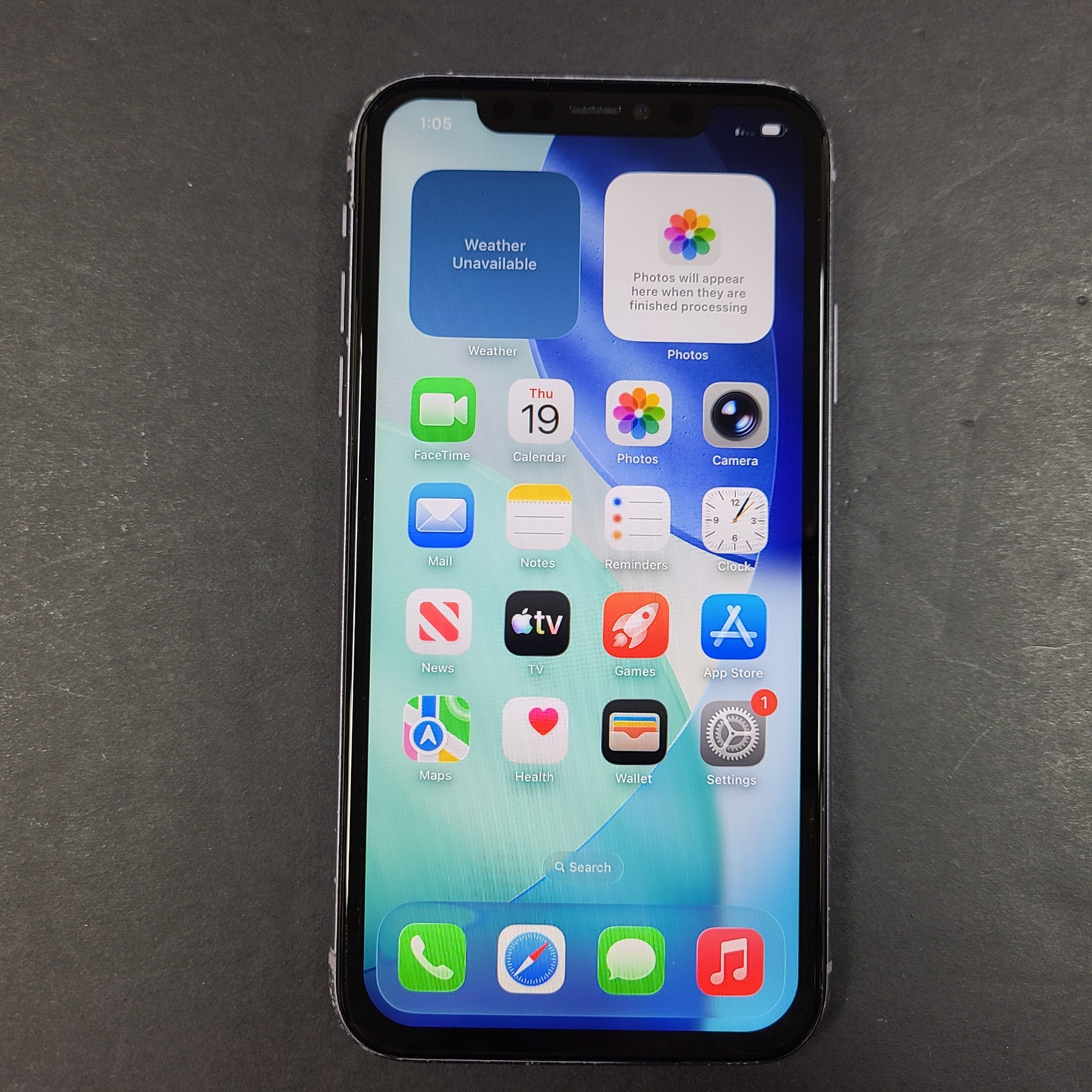 Apple iPhone 11 64GB Purple Unlocked A2111 (CDMA + GSM) READ Screen