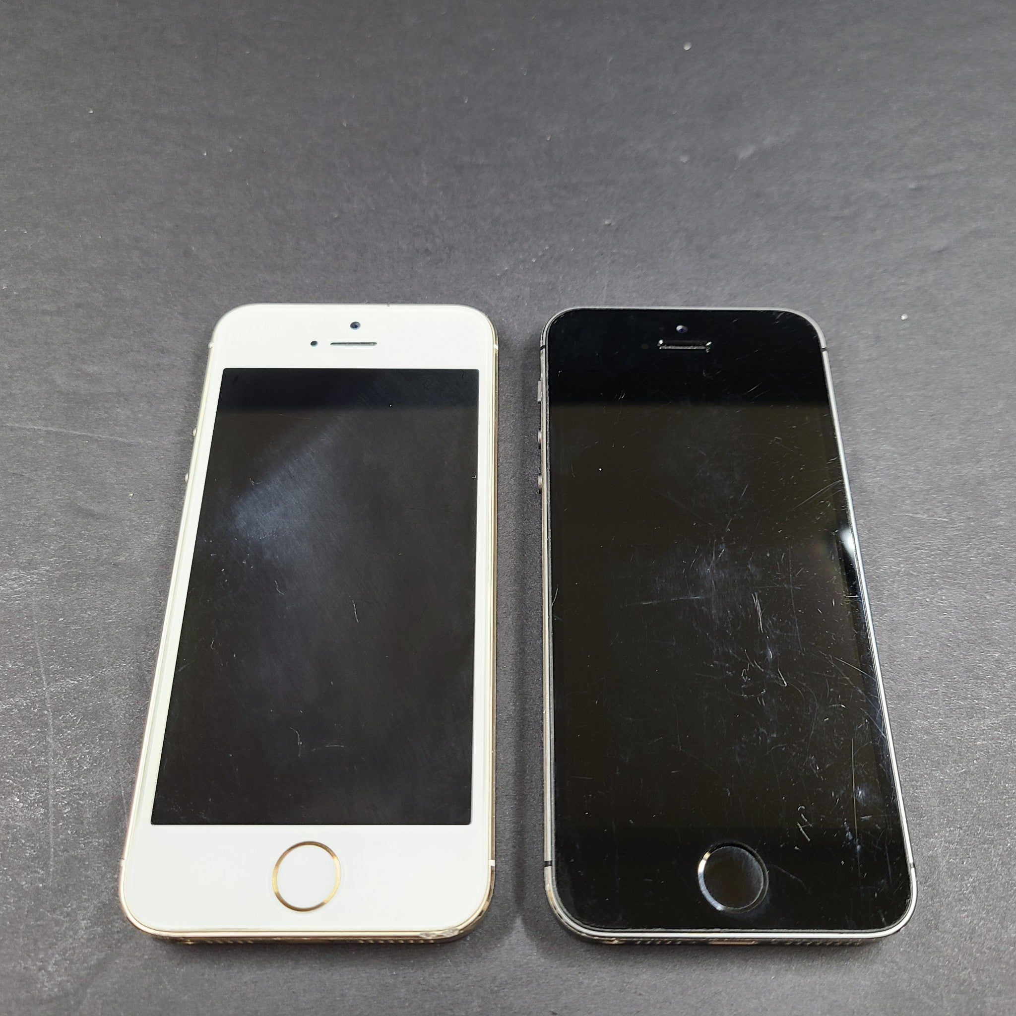 2x Apple iPhone 5s - 16GB - Silver Gold  (Locked to Rogers) A1533 (GSM)