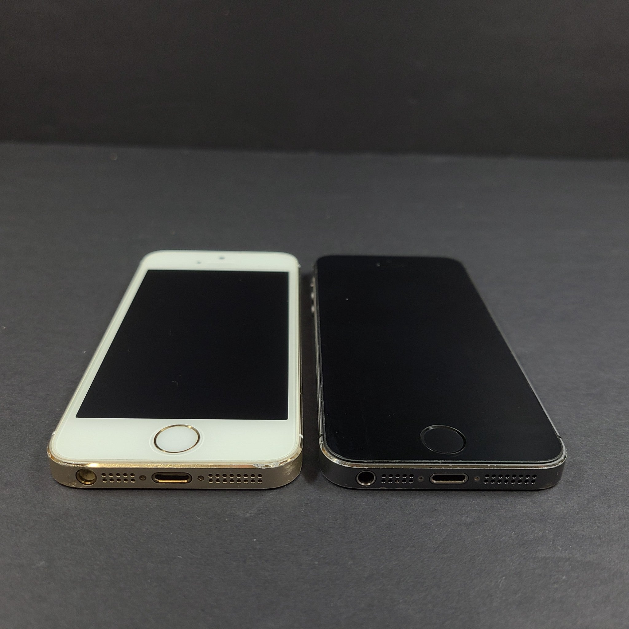 2x Apple iPhone 5s - 16GB - Silver Gold  (Locked to Rogers) A1533 (GSM)
