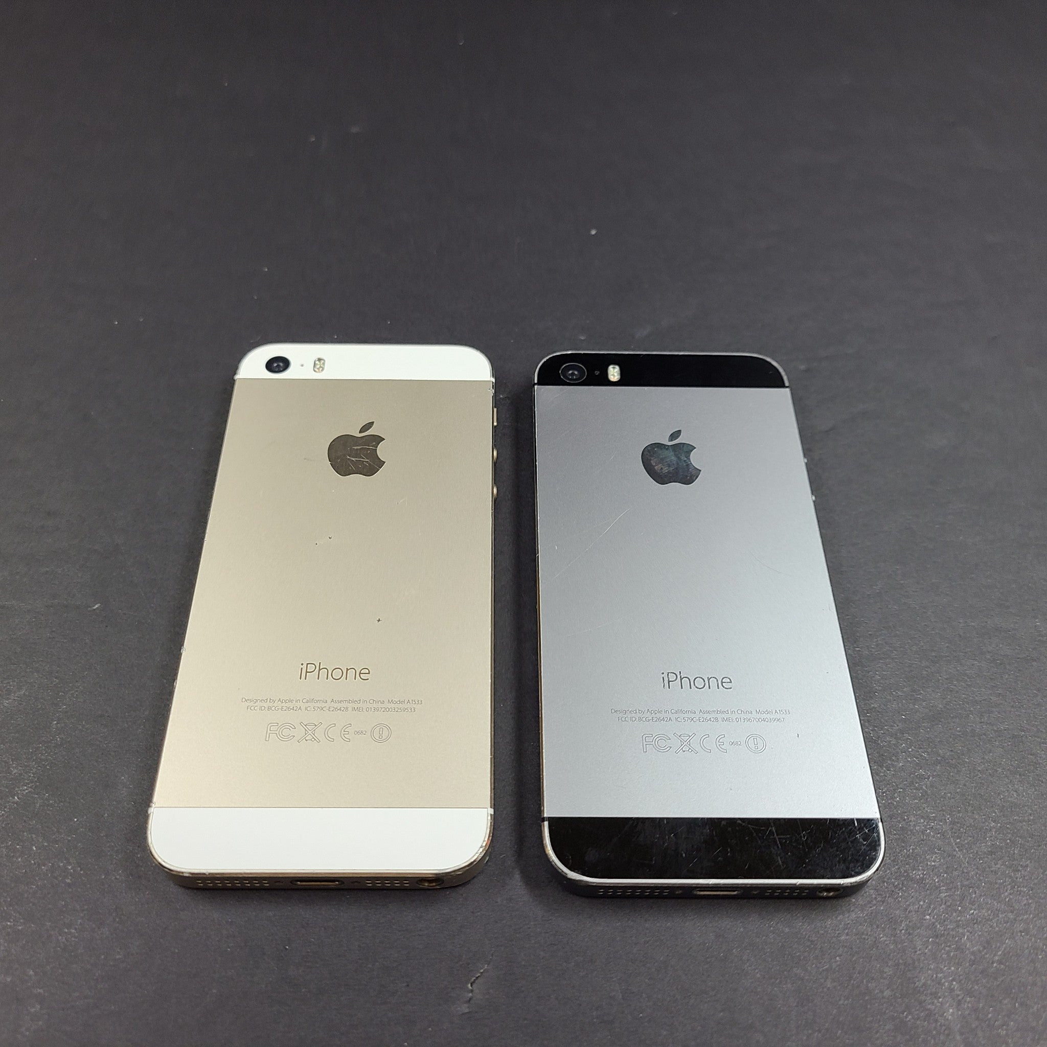 2x Apple iPhone 5s - 16GB - Silver Gold  (Locked to Rogers) A1533 (GSM)