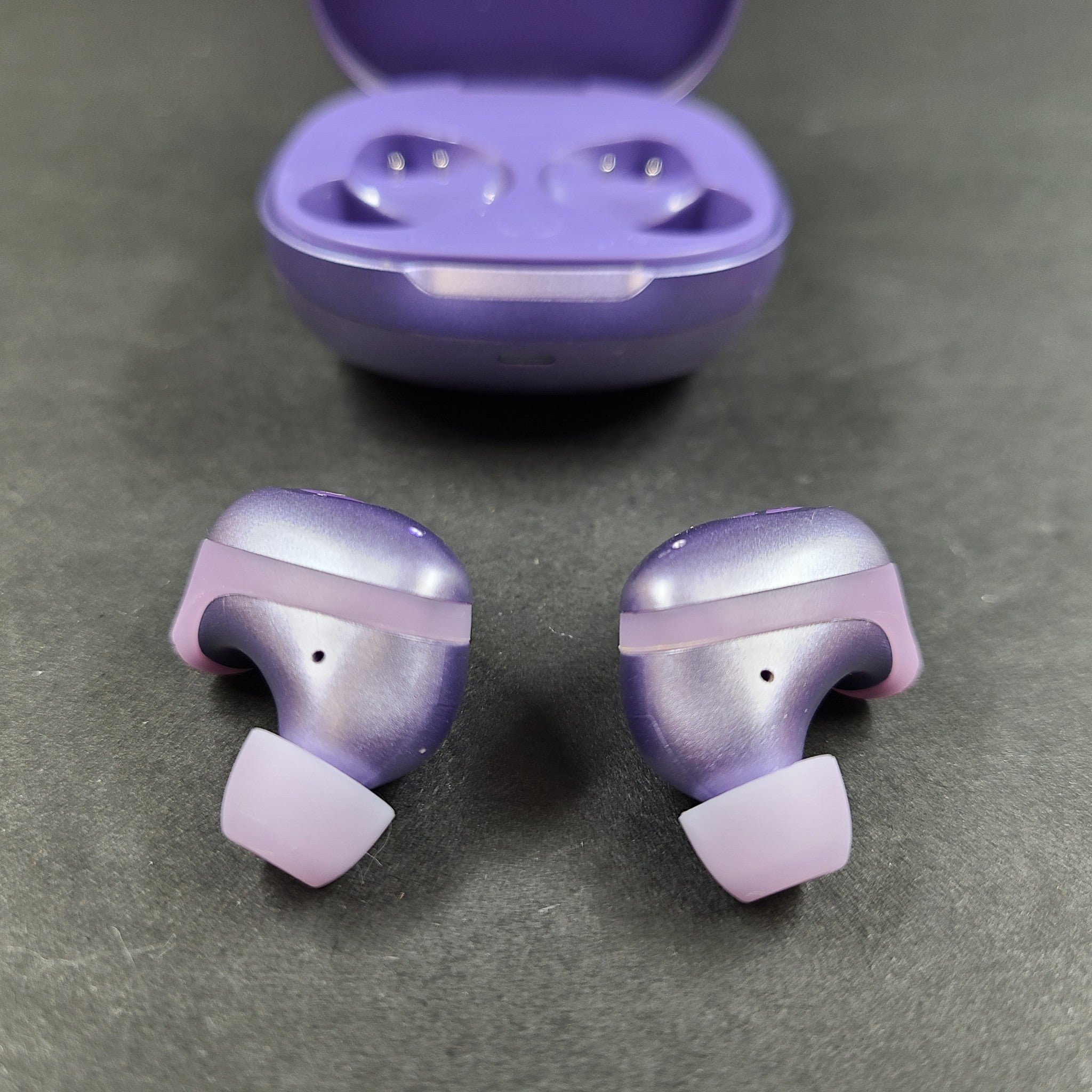 Raycon The Fitness RBE745 Pro Wireless Bluetooth In-Ear Earbuds Metallic Purple
