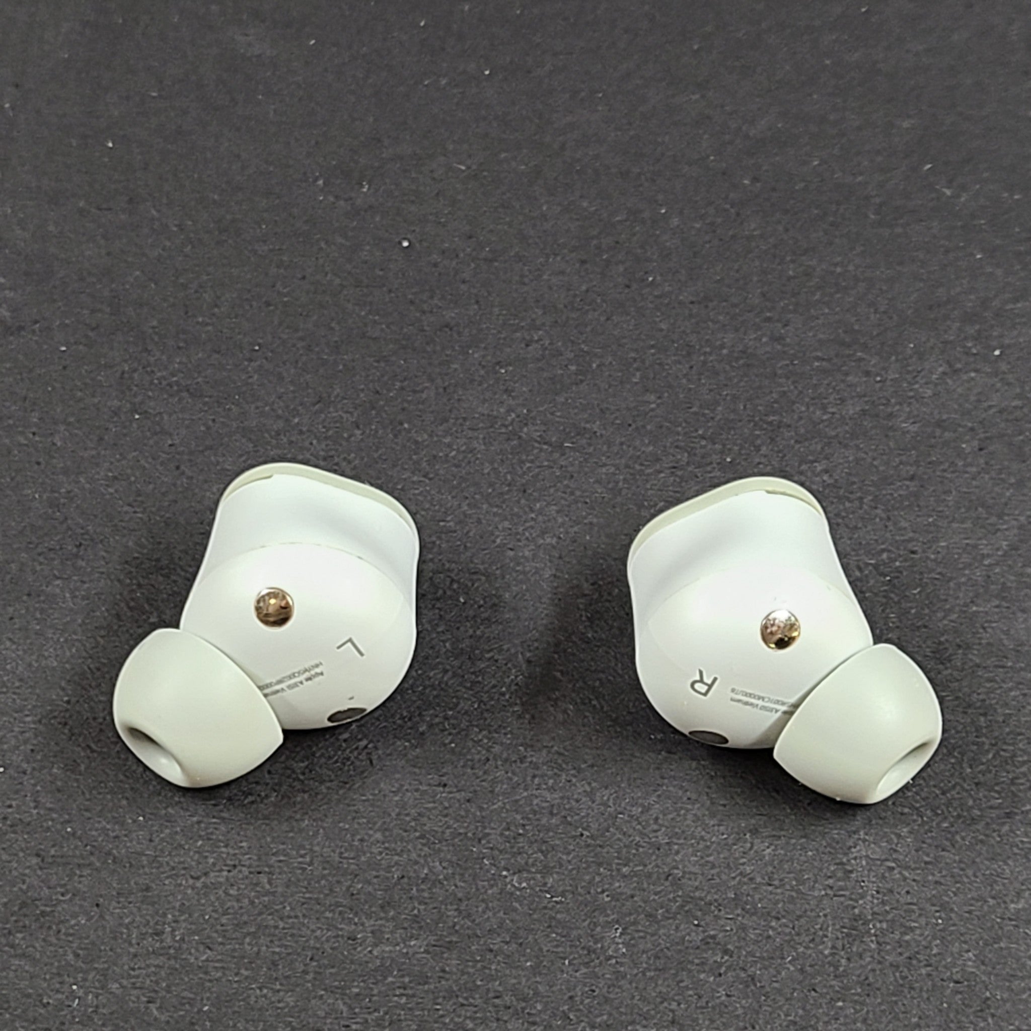 Beats by Dr. Dre Solo Buds In Ear Headphones A3152 - Gray