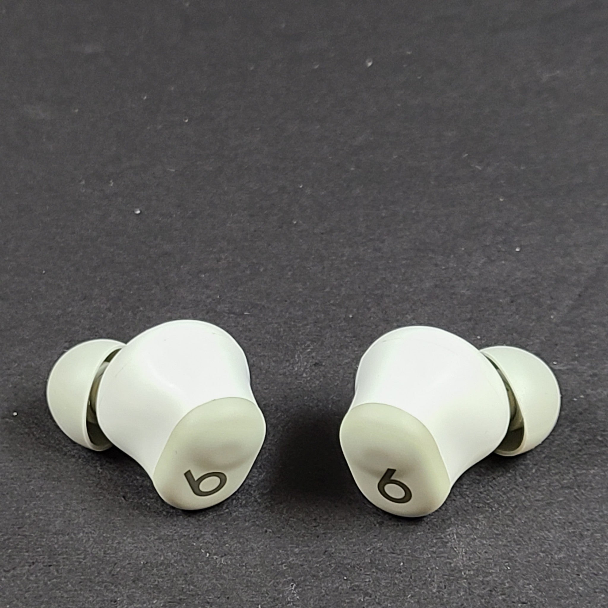 Beats by Dr. Dre Solo Buds In Ear Headphones A3152 - Gray