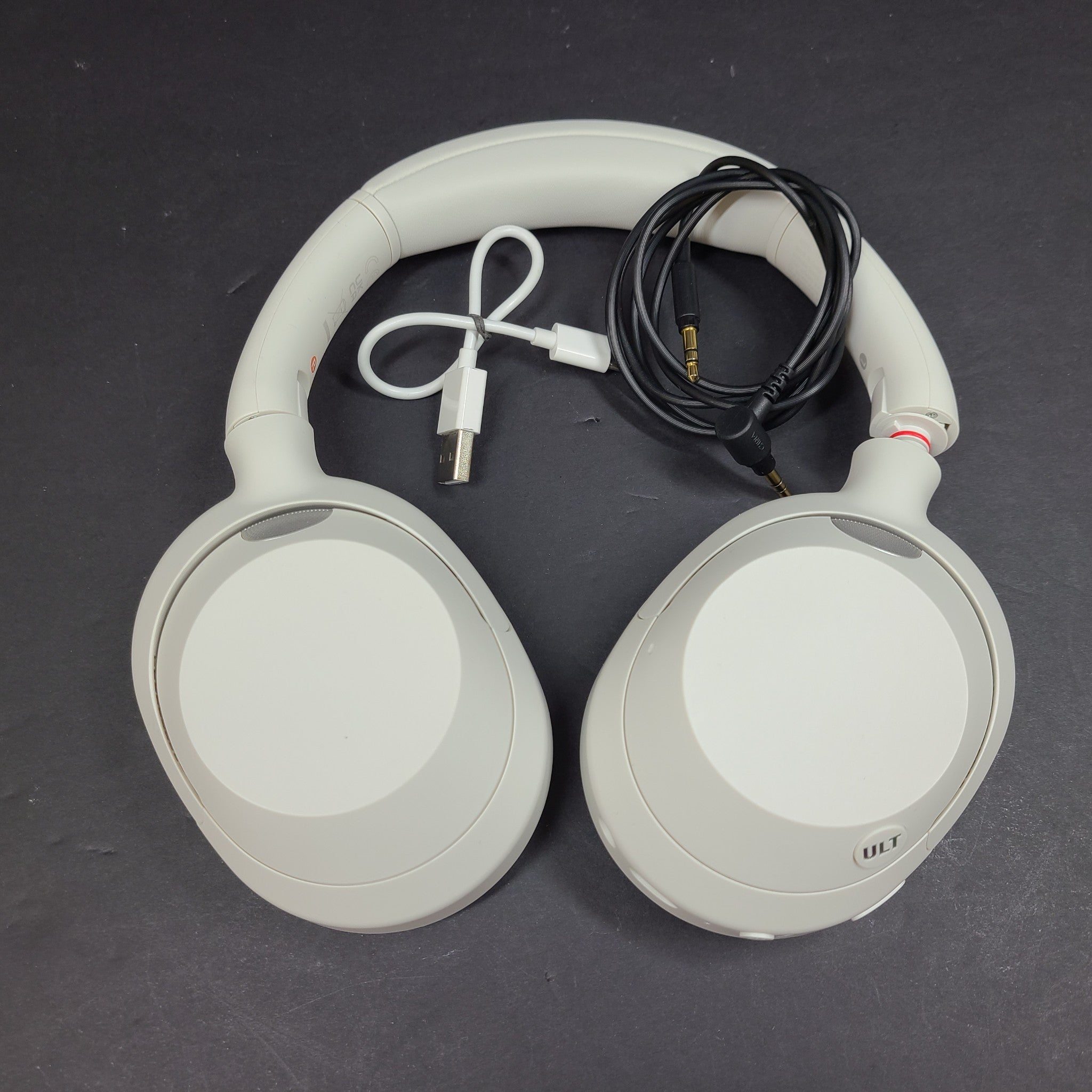Sony ULT WEAR YY2981 Wireless Noise Canceling Bluetooth Headphones White READ!