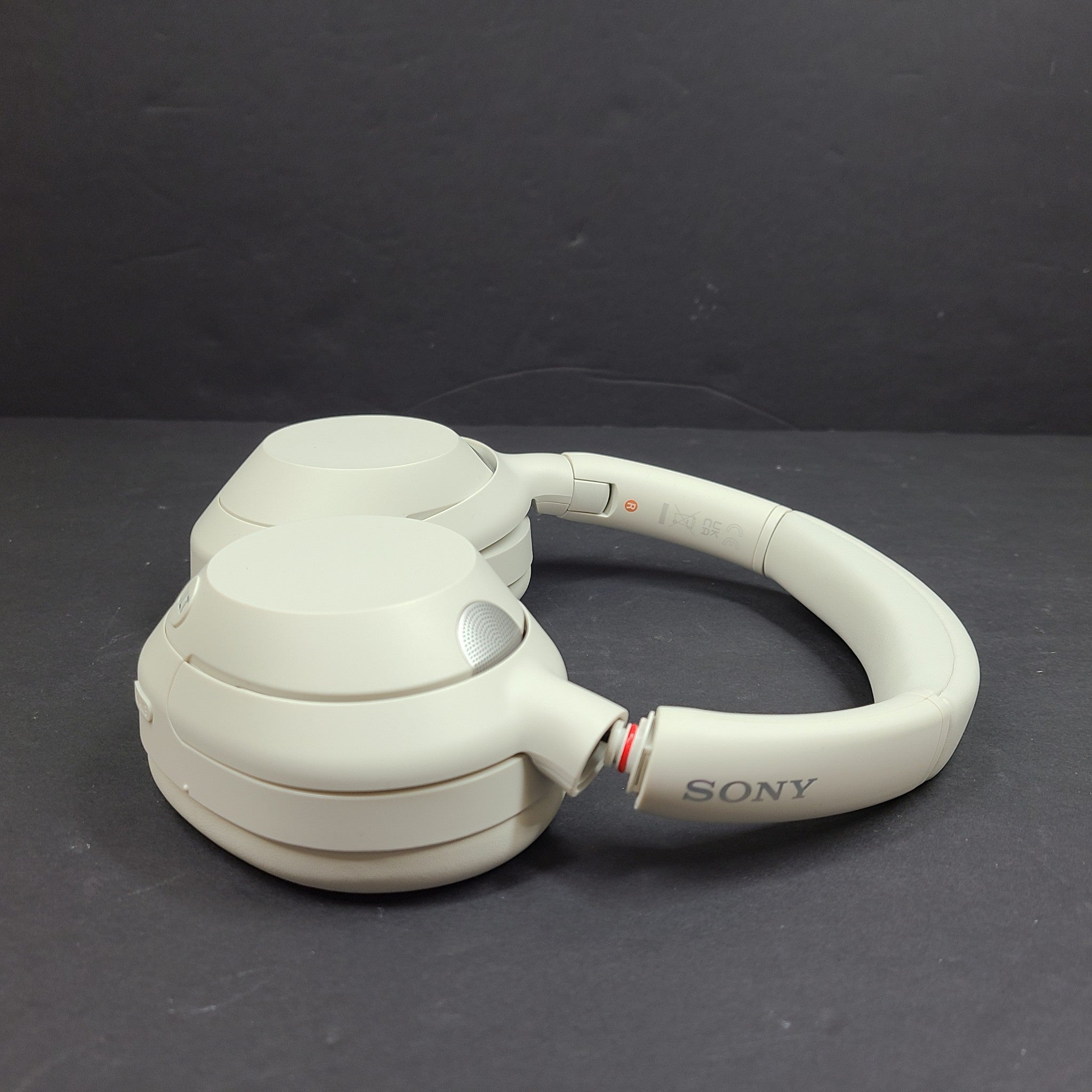 Sony ULT WEAR YY2981 Wireless Noise Canceling Bluetooth Headphones White READ!