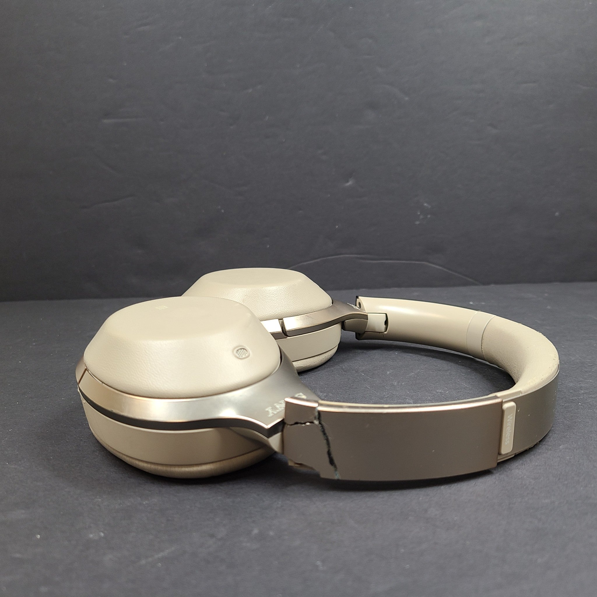 Sony MDR-1000X Beige Wireless Bluetooth Noise-Cancelling Headphones - READ