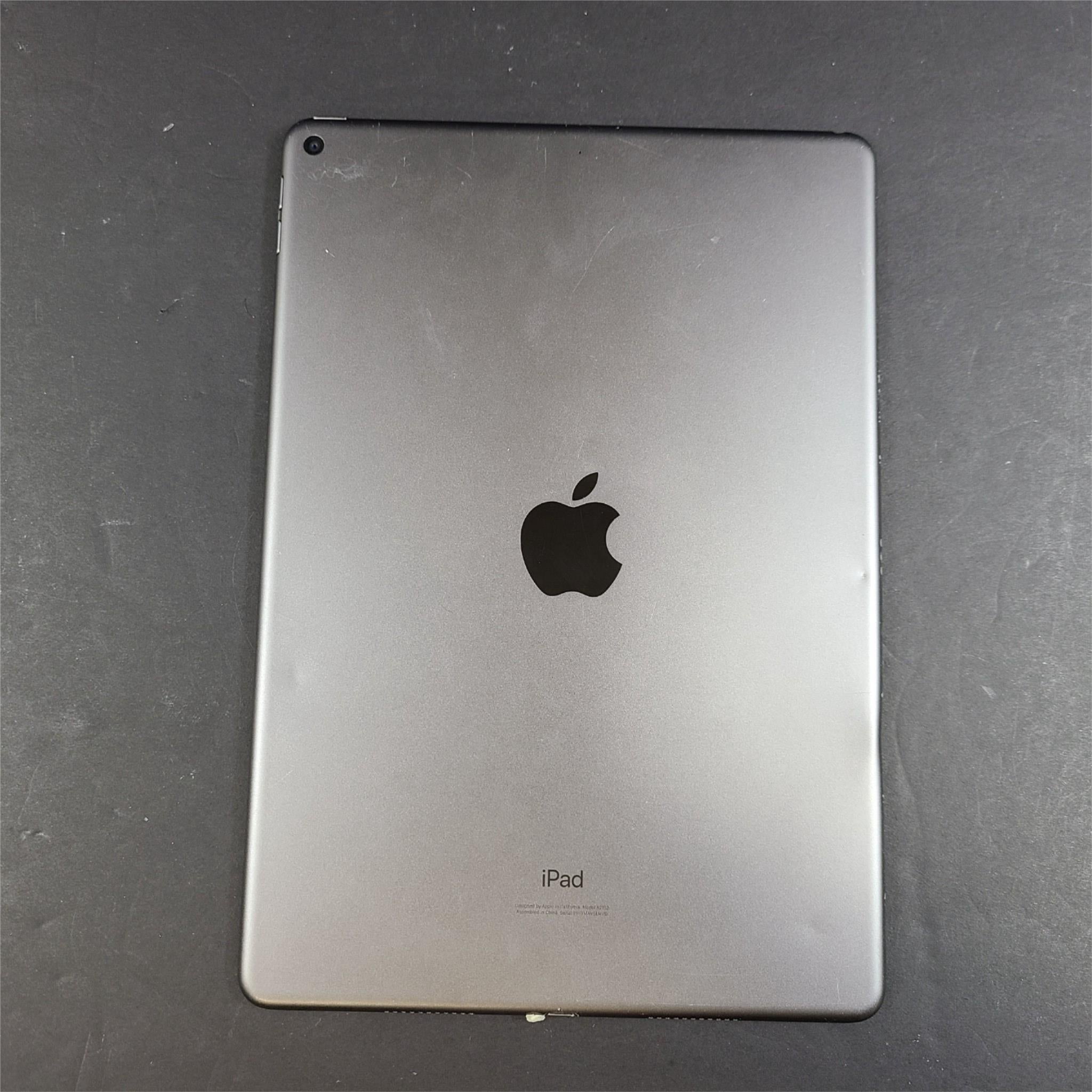 Apple iPad Air 3 (3rd Generation), A2152 64GB, Wi-Fi, 10.5in Space Gray GRADE C-