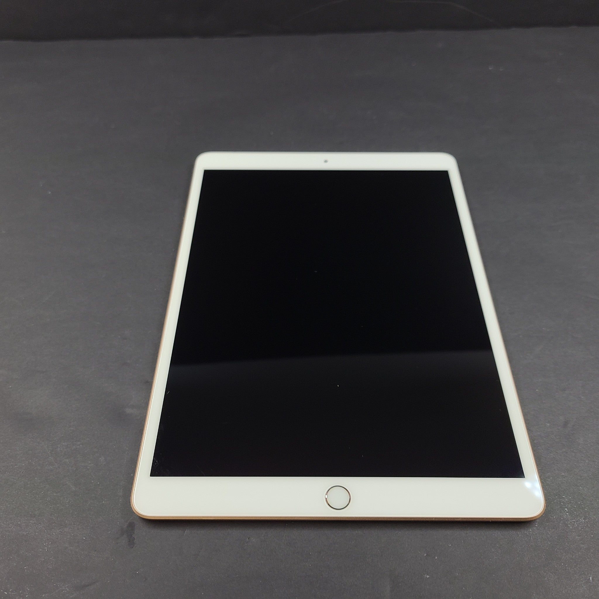Apple iPad Air 3 (3rd Generation), A2152 , Wi-Fi, 10.5in - Gold - READ!!!