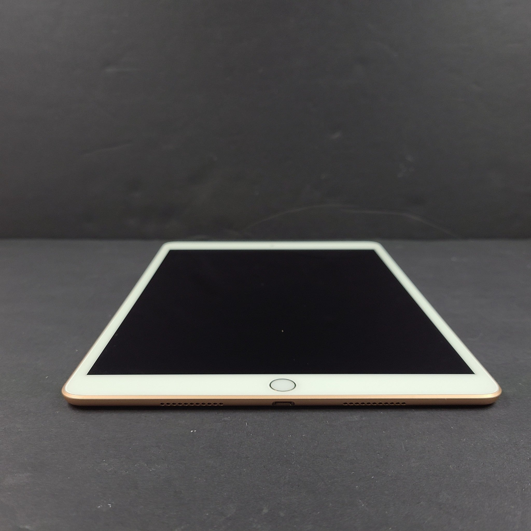 Apple iPad Air 3 (3rd Generation), A2152 , Wi-Fi, 10.5in - Gold - READ!!!