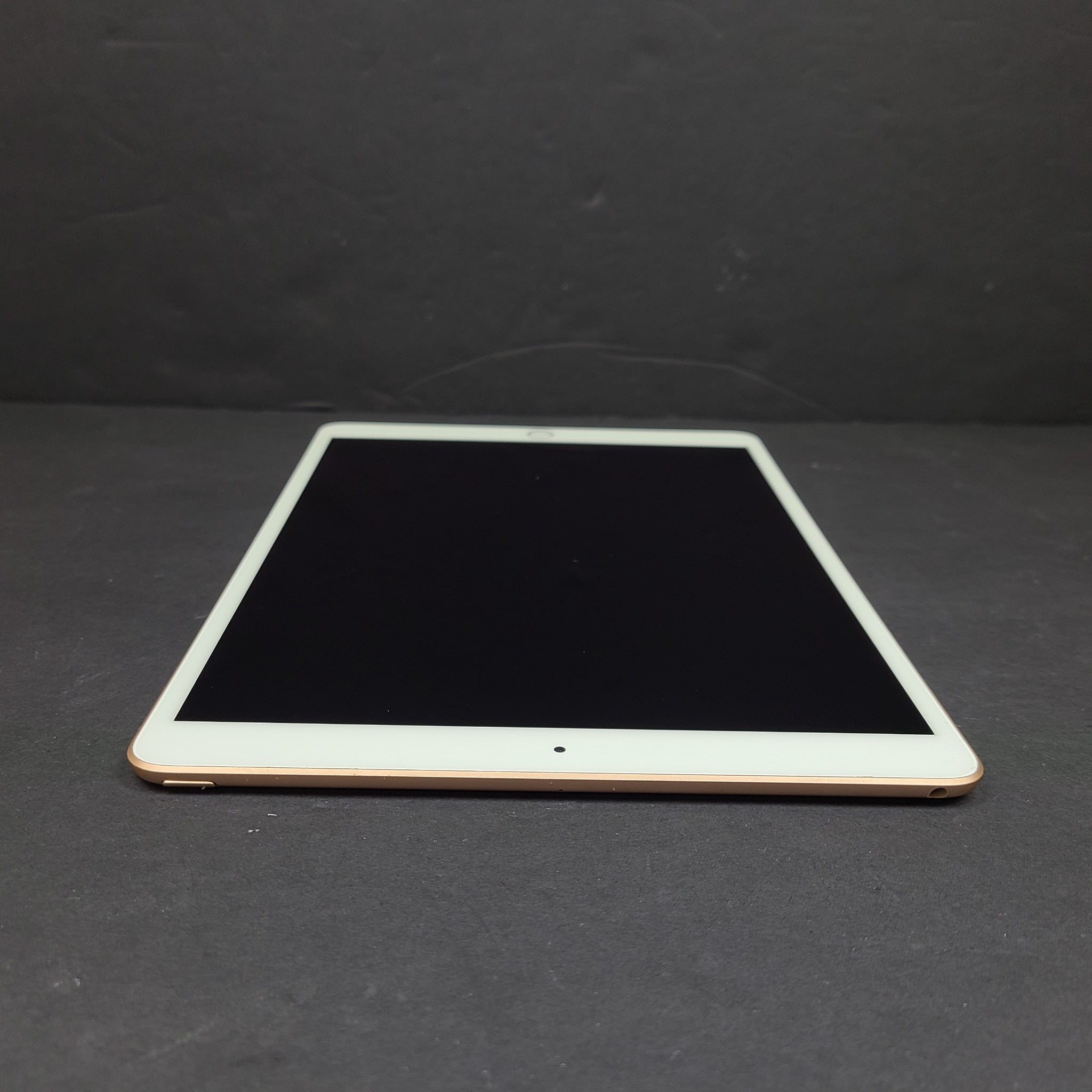 Apple iPad Air 3 (3rd Generation), A2152 , Wi-Fi, 10.5in - Gold - READ!!!