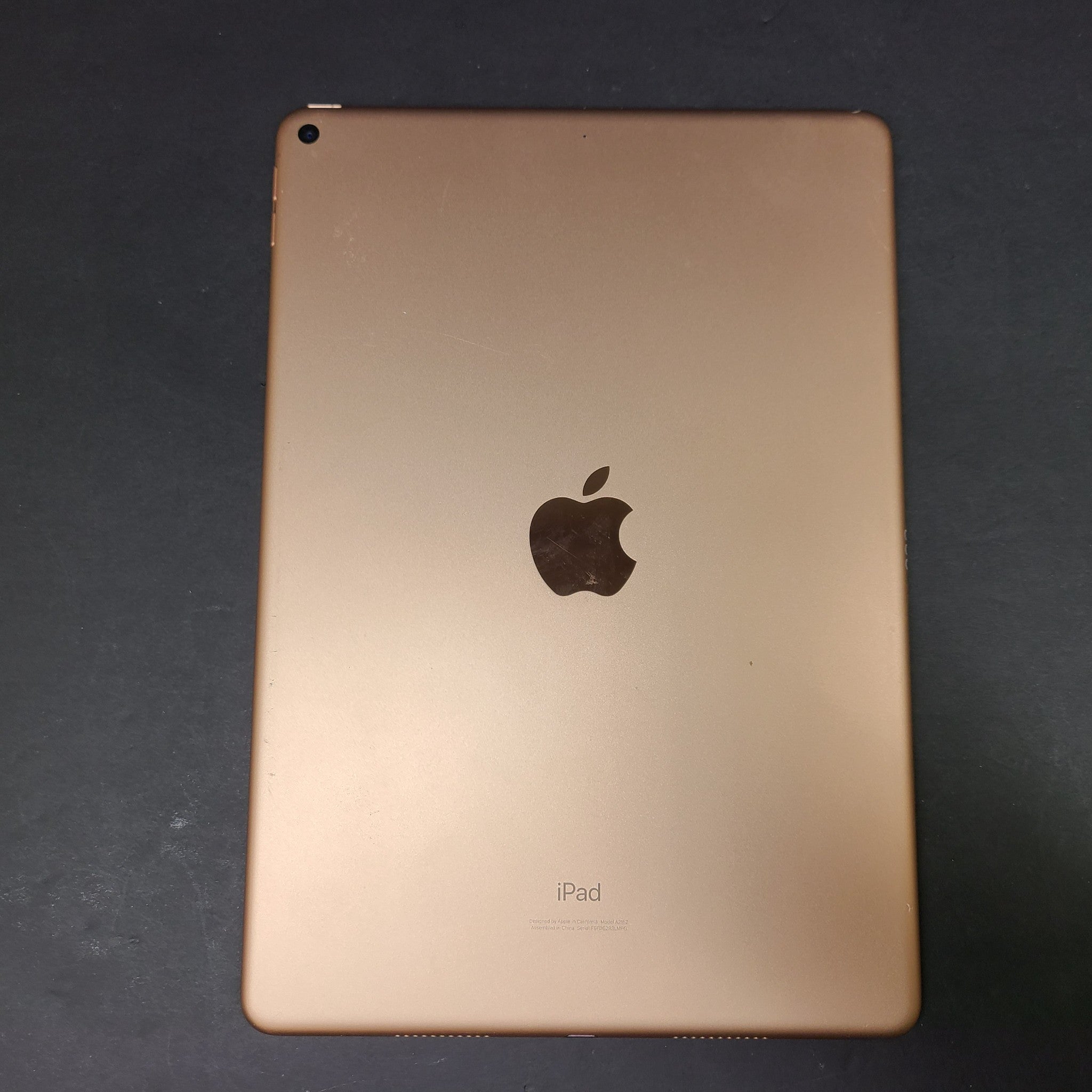 Apple iPad Air 3 (3rd Generation), A2152 , Wi-Fi, 10.5in - Gold - READ!!!
