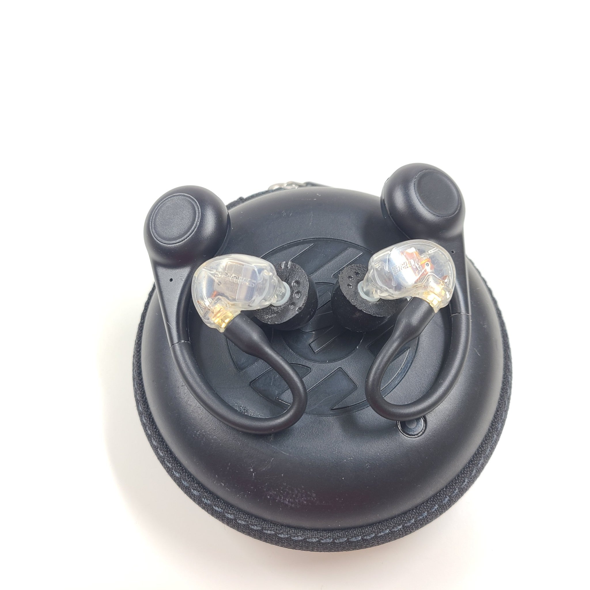 Shure SE525 Earbuds + RMCE-TW1 True Wireless Bluetooth Adapter Earphones + Case