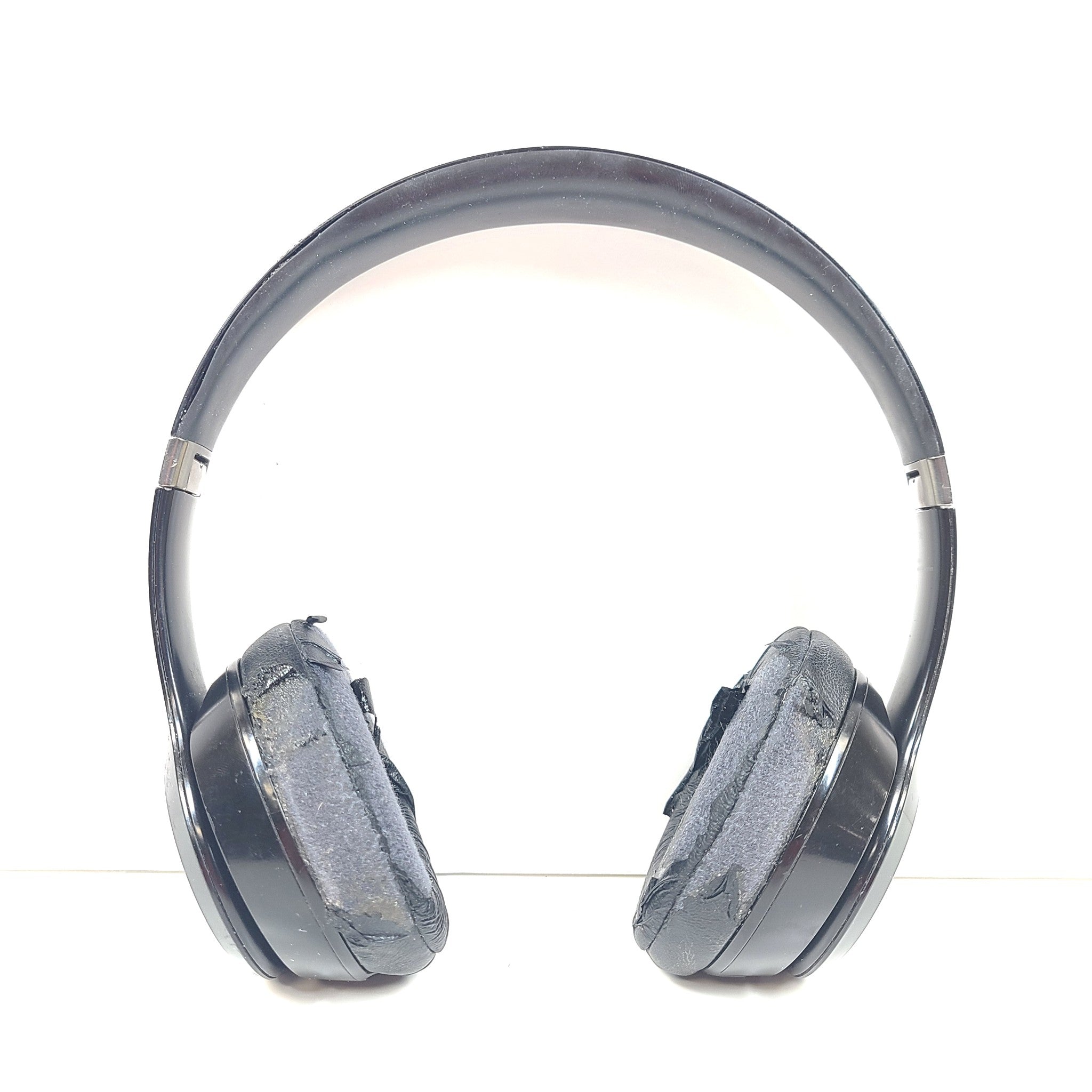 Beats Solo 4 Wireless On-Ear Headphones - Black no case GRADE C