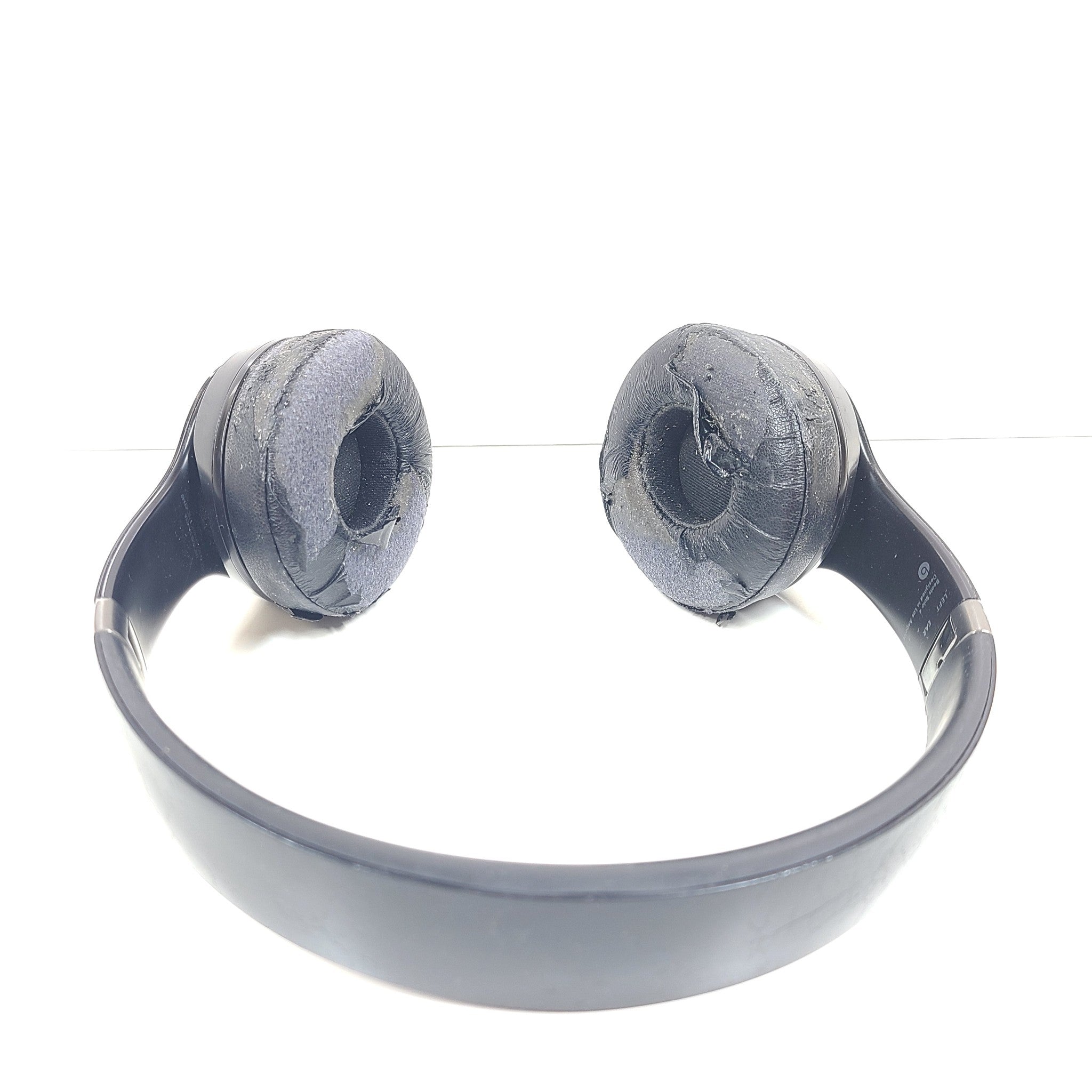 Beats Solo 4 Wireless On-Ear Headphones - Black no case GRADE C