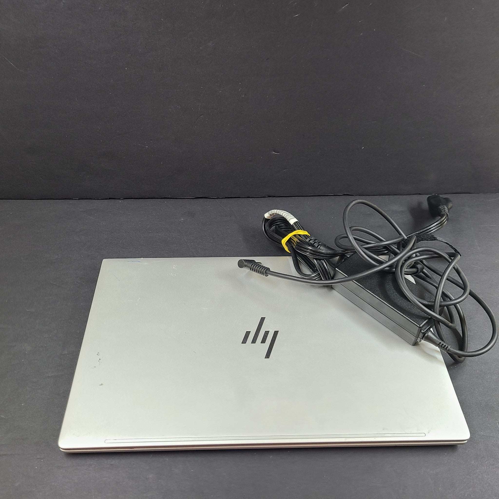HP Envy 13-ba1030ca 13.3" i5-1135G7 8GB 256GB SSD Win 11 CRACKED SCREEN / READ
