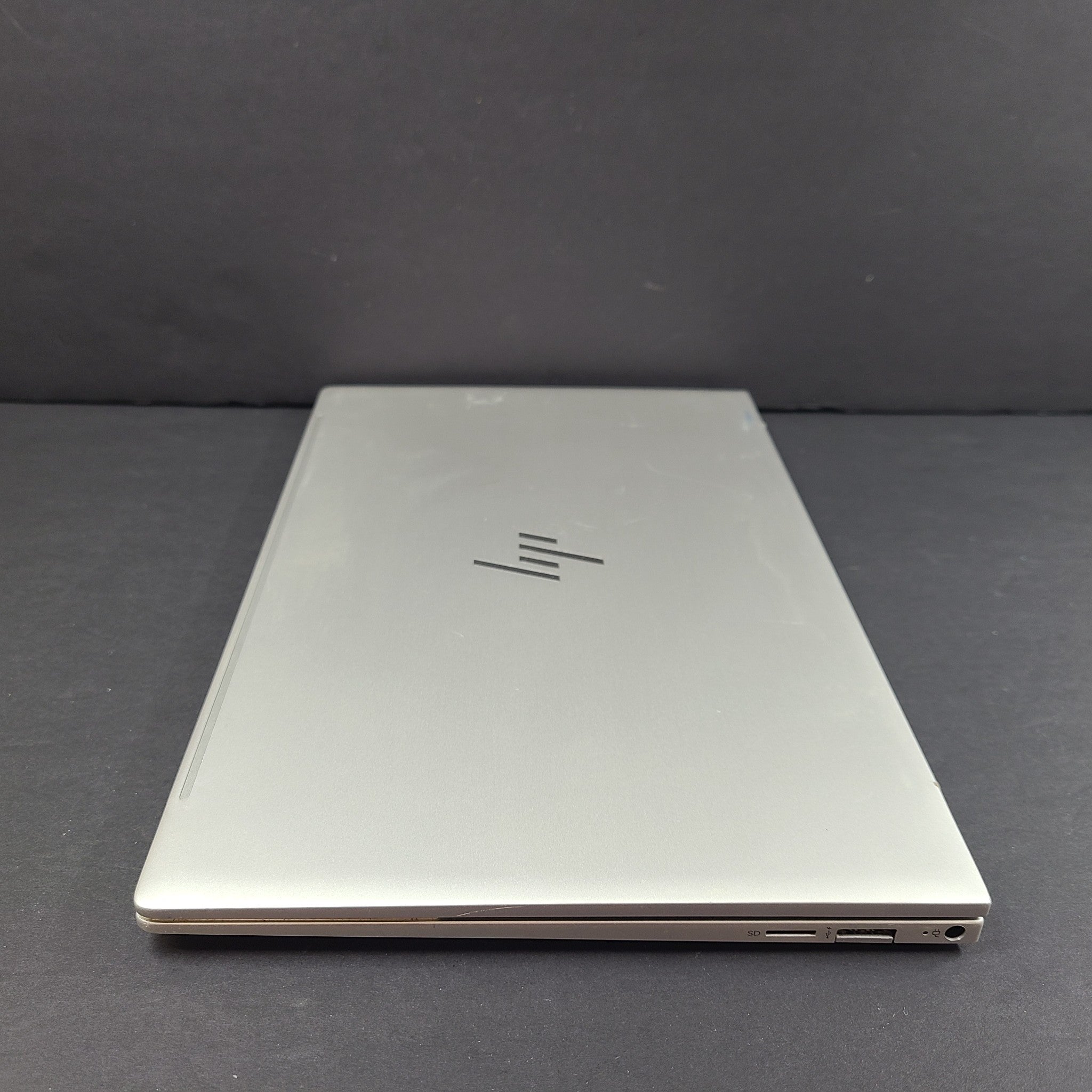 HP Envy 13-ba1030ca 13.3" i5-1135G7 8GB 256GB SSD Win 11 CRACKED SCREEN / READ