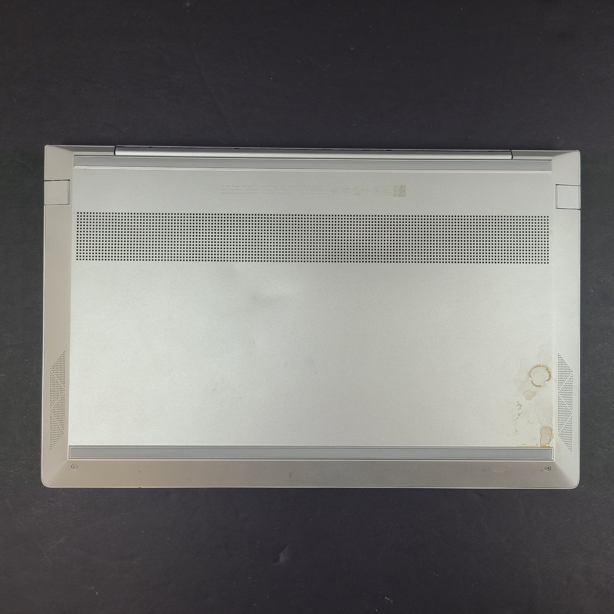 HP Envy 13-ba1030ca 13.3" i5-1135G7 8GB 256GB SSD Win 11 CRACKED SCREEN / READ