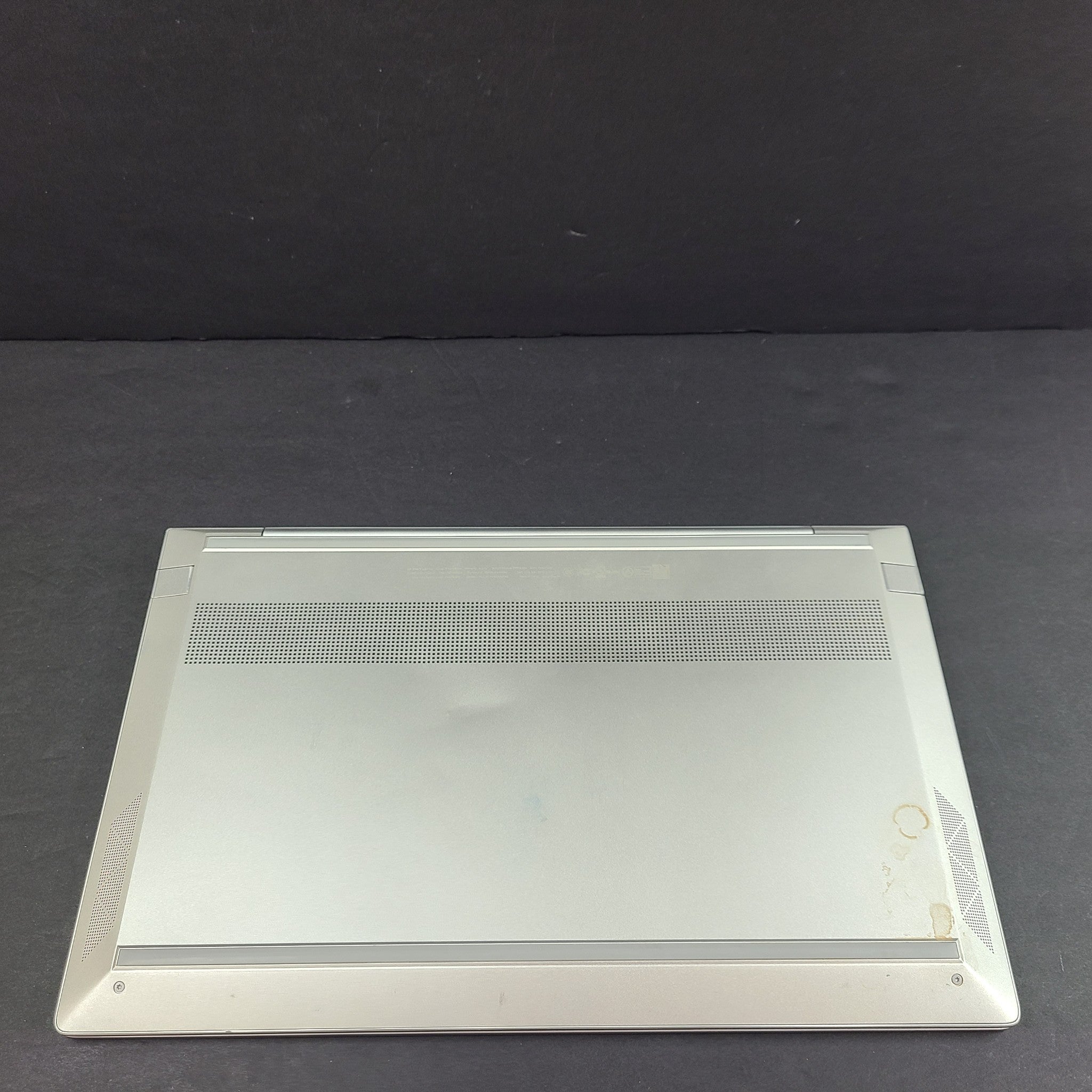 HP Envy 13-ba1030ca 13.3" i5-1135G7 8GB 256GB SSD Win 11 CRACKED SCREEN / READ