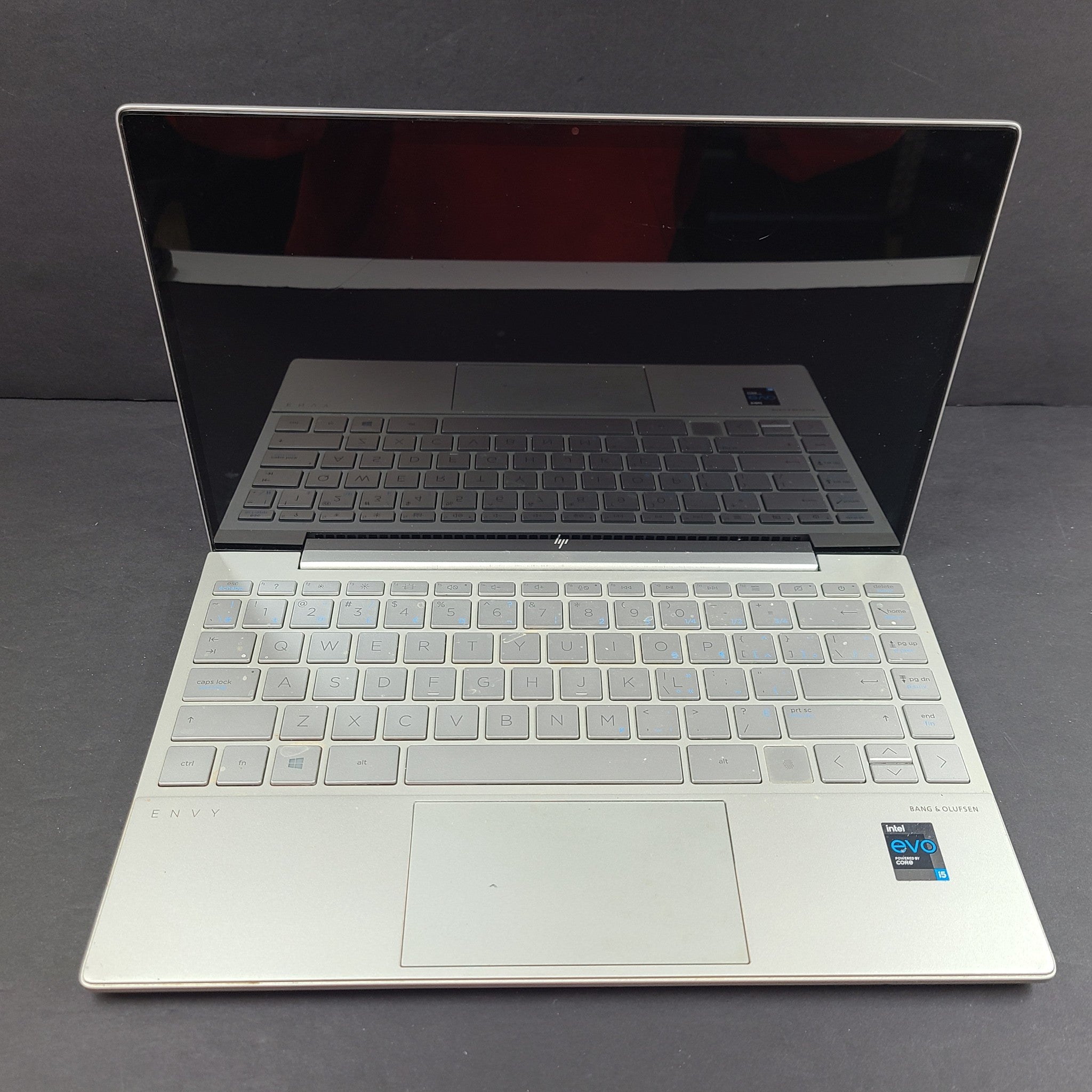 HP Envy 13-ba1030ca 13.3" i5-1135G7 8GB 256GB SSD Win 11 CRACKED SCREEN / READ