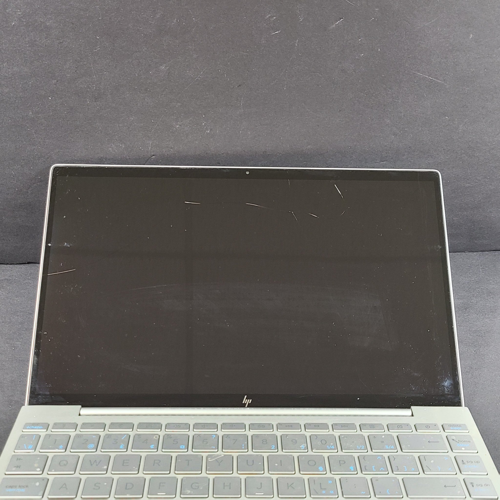 HP Envy 13-ba1030ca 13.3" i5-1135G7 8GB 256GB SSD Win 11 CRACKED SCREEN / READ