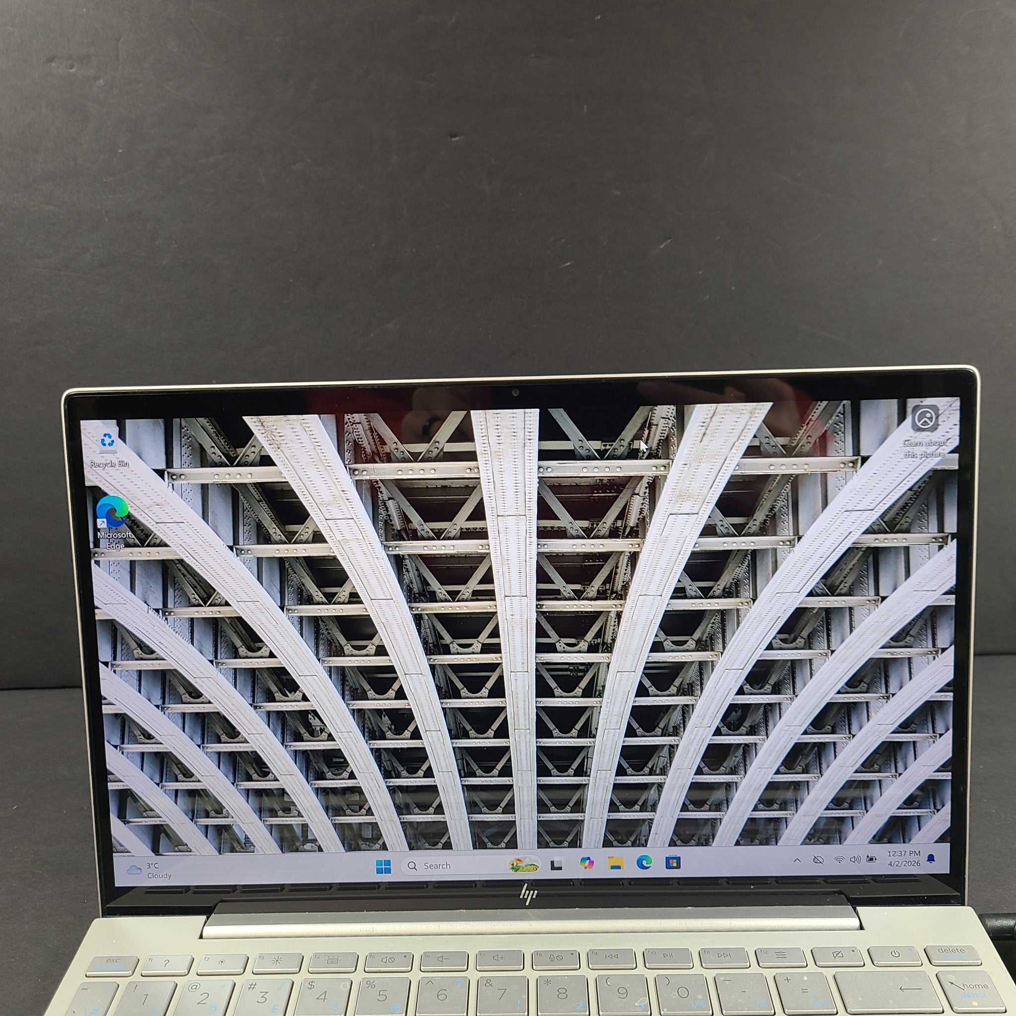 HP Envy 13-ba1030ca 13.3" i5-1135G7 8GB 256GB SSD Win 11 CRACKED SCREEN / READ