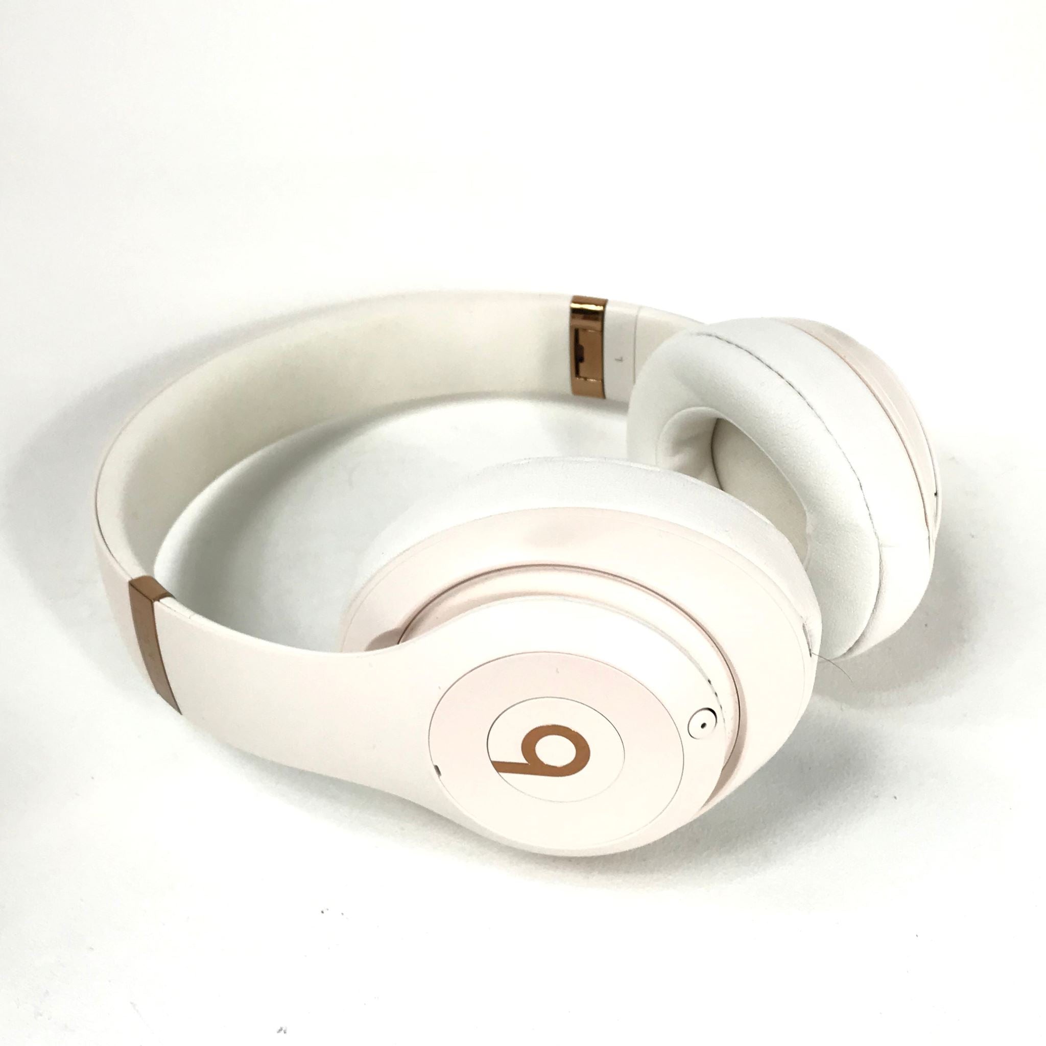 Beats by Dr. Dre Studio3 Over Ear Wireless Headphones Skyline - Desert Sand/Gold