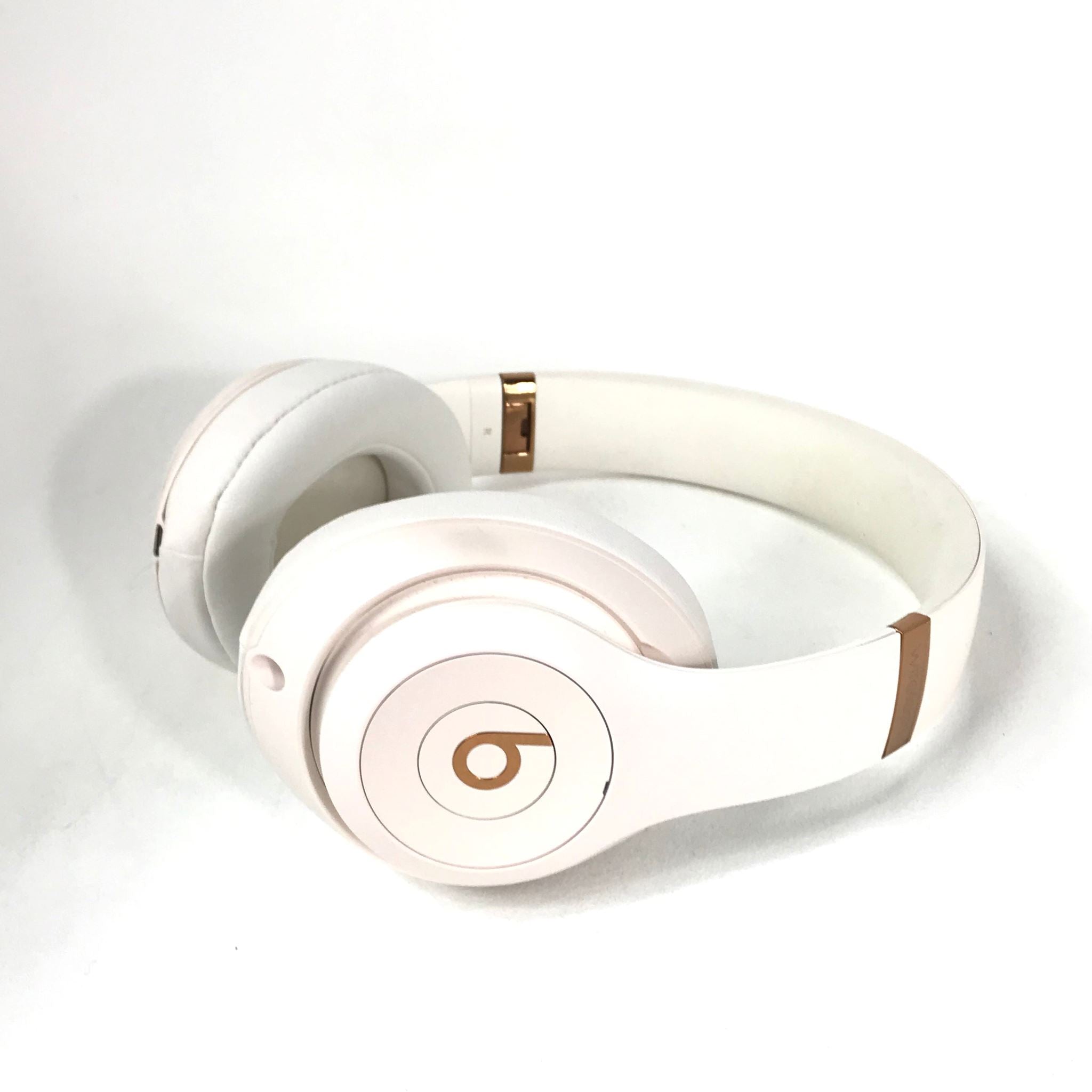 Beats by Dr. Dre Studio3 Over Ear Wireless Headphones Skyline - Desert Sand/Gold