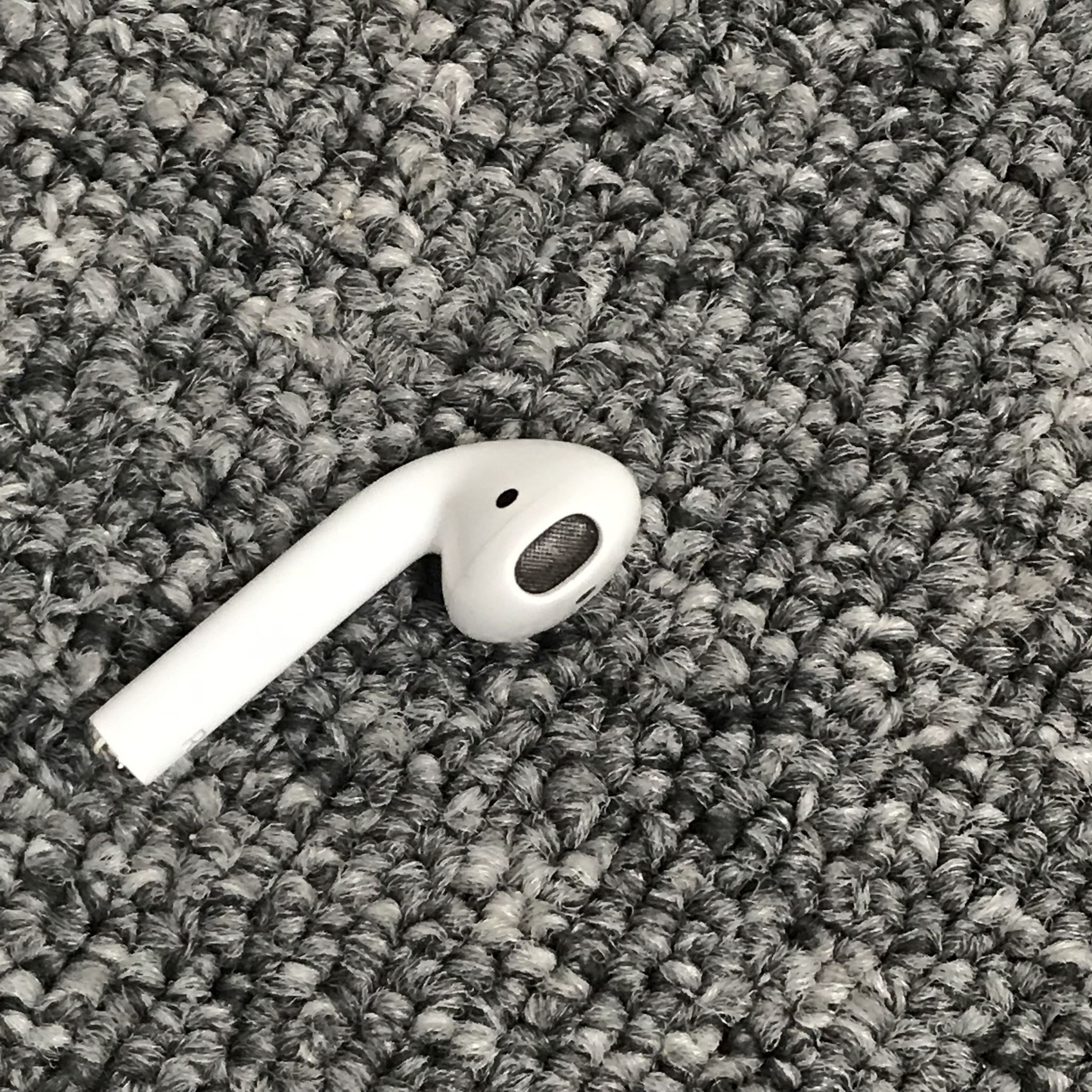 Apple Airpod 2nd Generation Replacement Right Side Only OEM AirPods 2 - A2032 CN